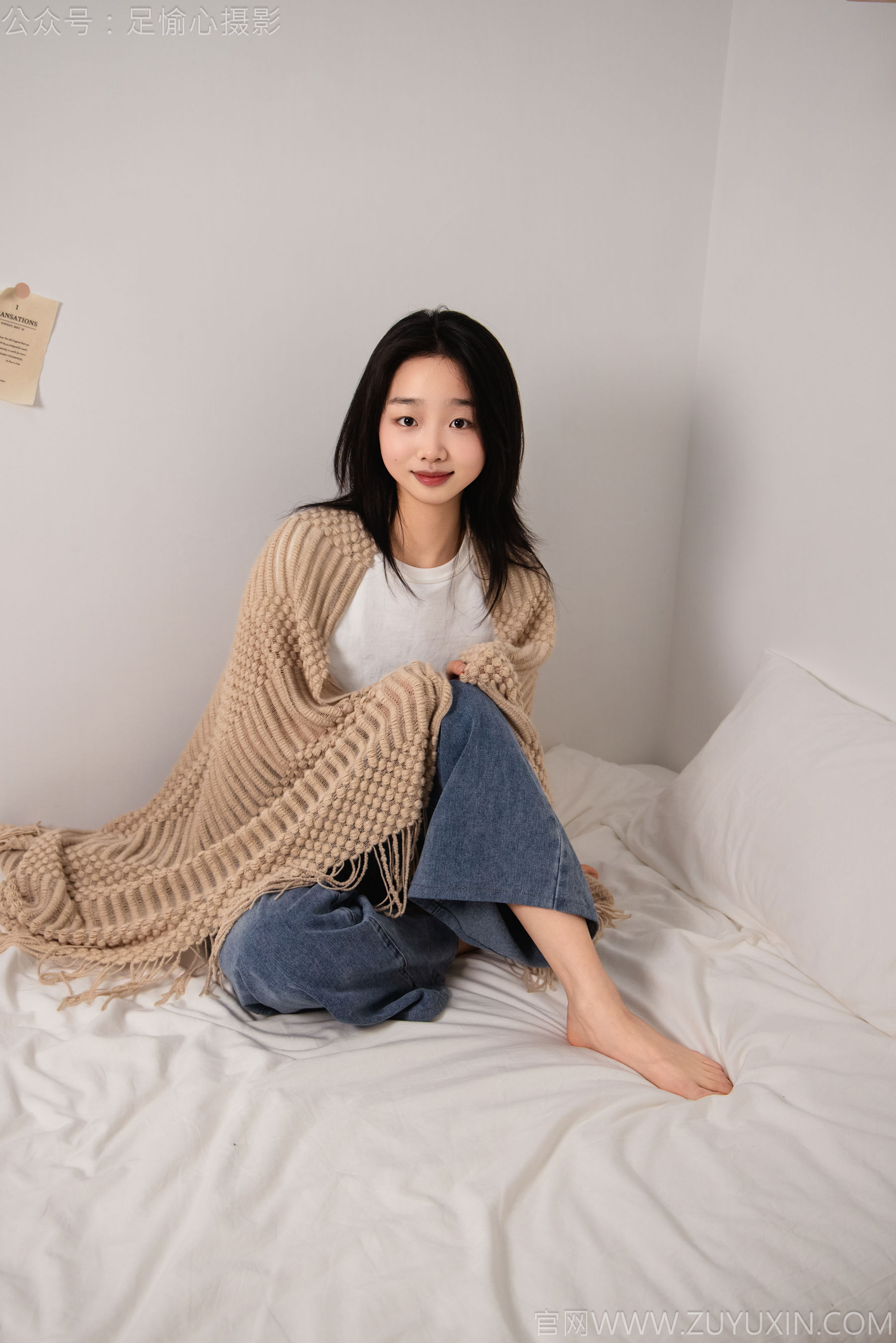 足愉心 No.027 奶芙 （搭配：白色T恤、牛仔长裤、德训鞋、白色棉袜、裸足）/(110P)