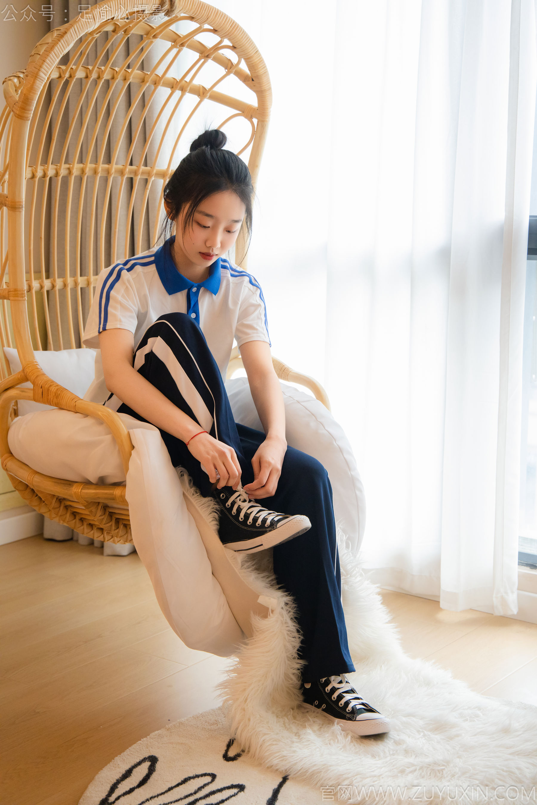 足愉心 No.031 奶芙 （搭配：校服、帆布鞋、白色棉袜、裸足）/(110P)