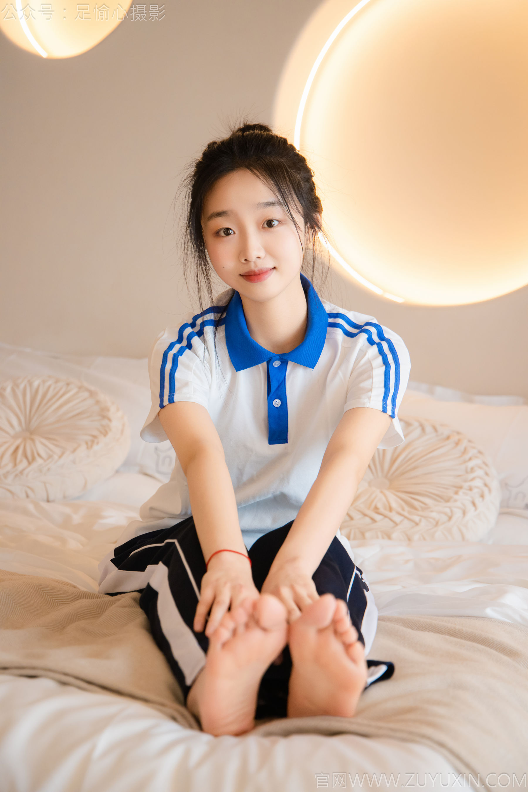 足愉心 No.031 奶芙 （搭配：校服、帆布鞋、白色棉袜、裸足）/(110P)