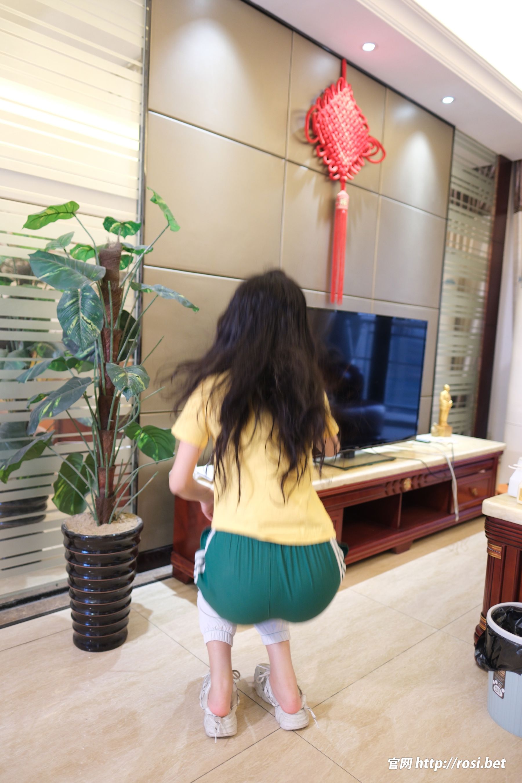 [ROSI写真] 2025.10.25 NO.5073/(76P)