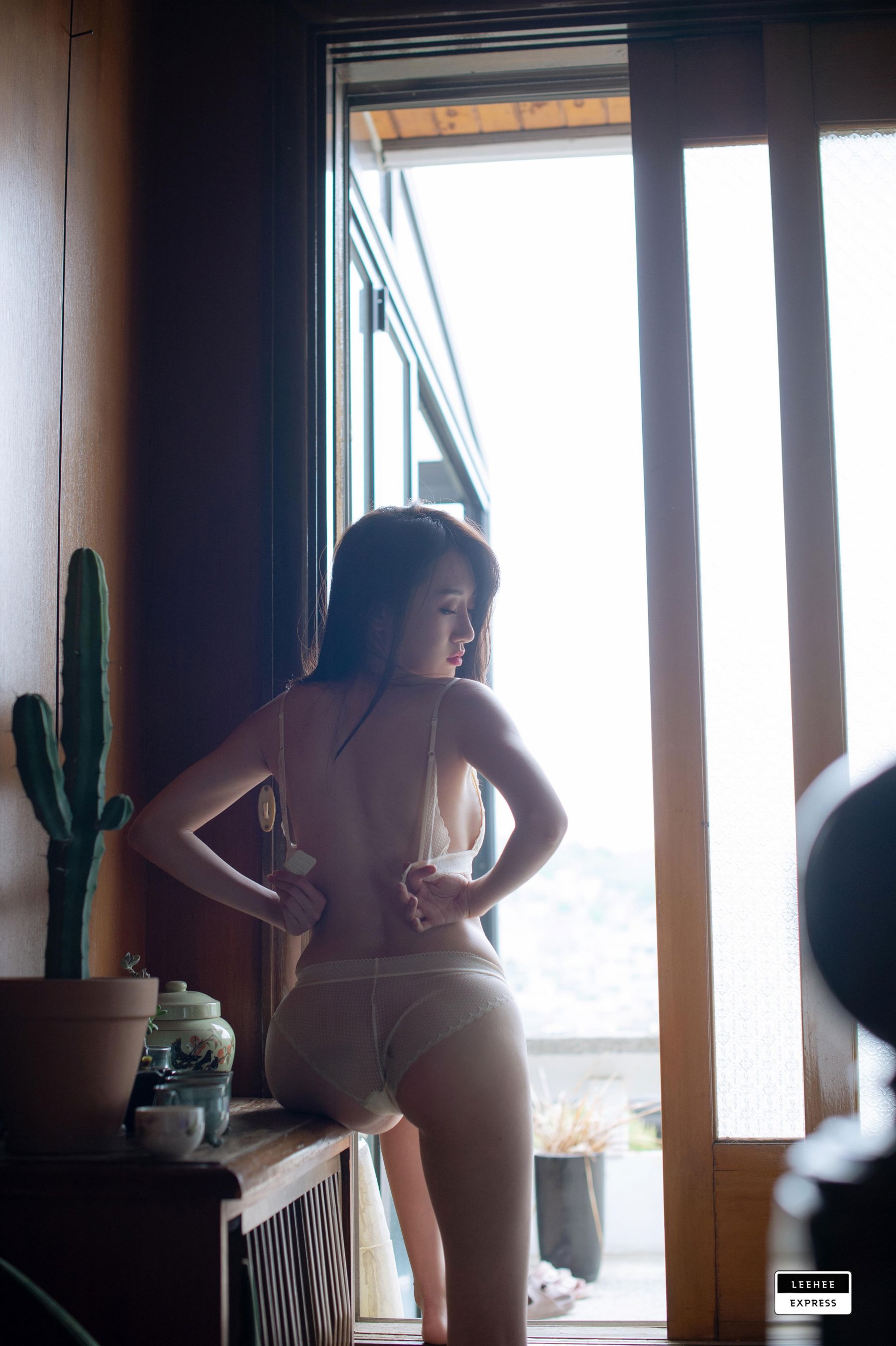 [LEEHEE EXPRESS] LERB-093 - Na Kyung/(58P)