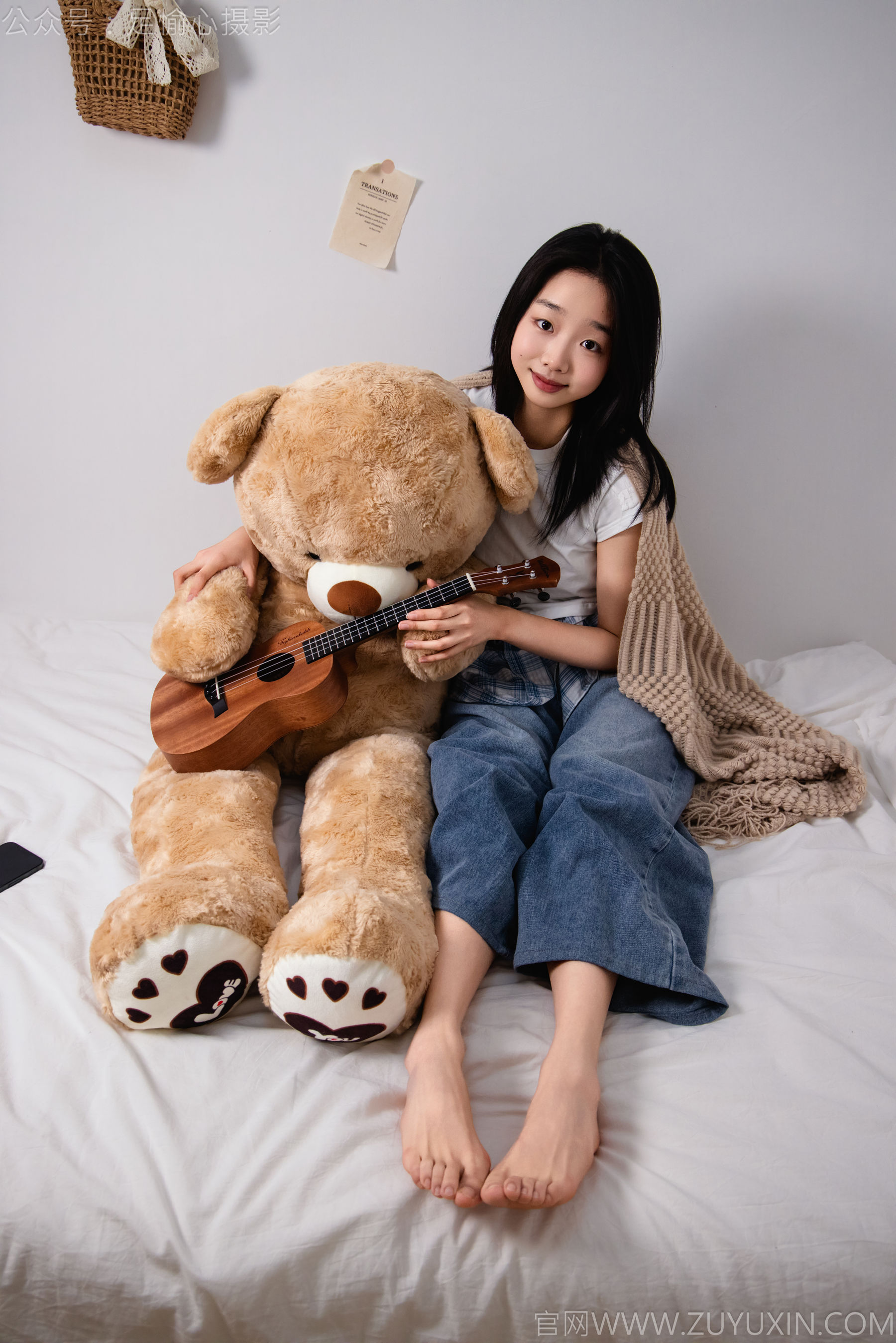 足愉心 No.027 奶芙 （搭配：白色T恤、牛仔长裤、德训鞋、白色棉袜、裸足）/(110P)