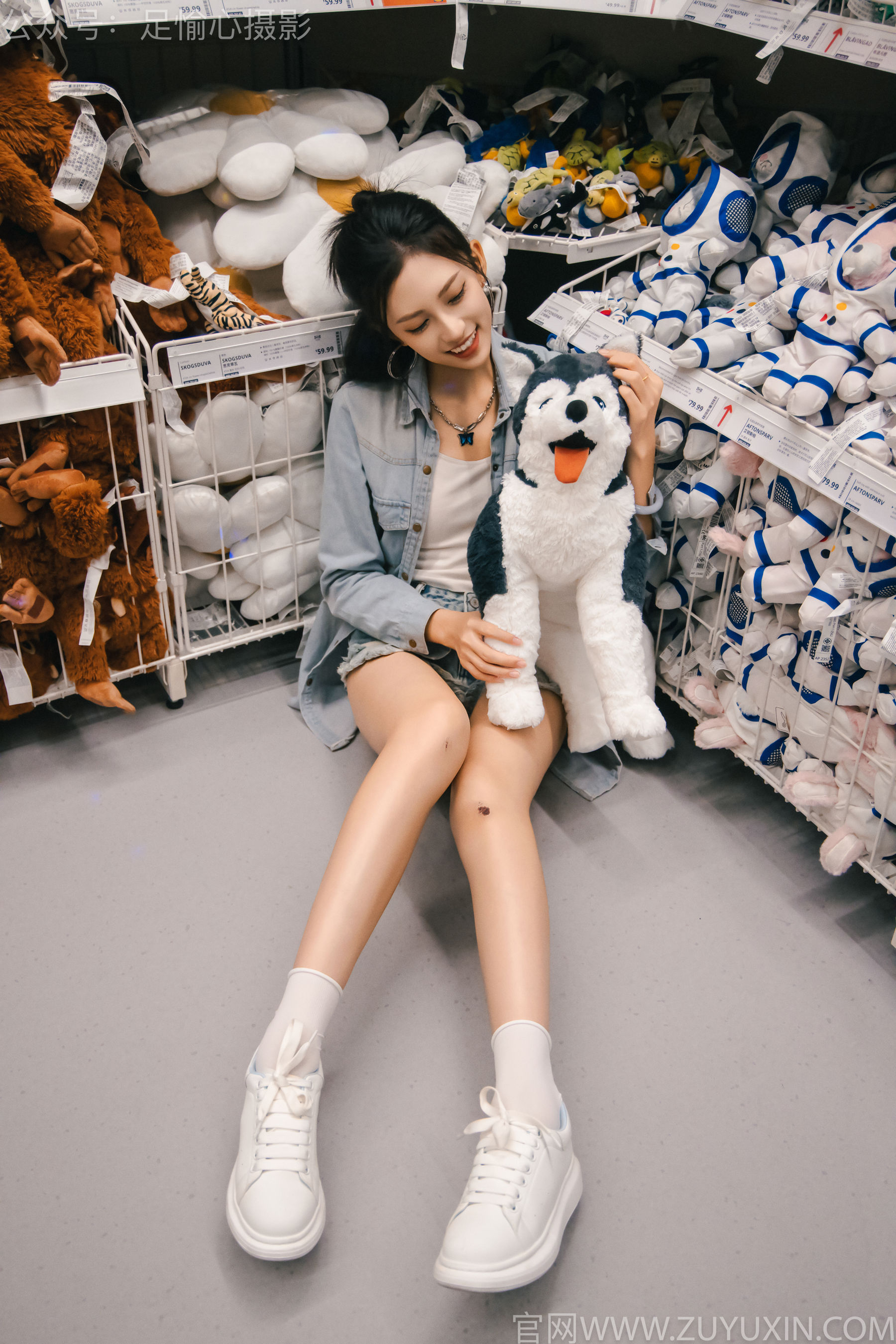 足愉心 No.001 可乐 （搭配：白T、牛仔短裤、板鞋、白棉袜、裸足）/(120P)