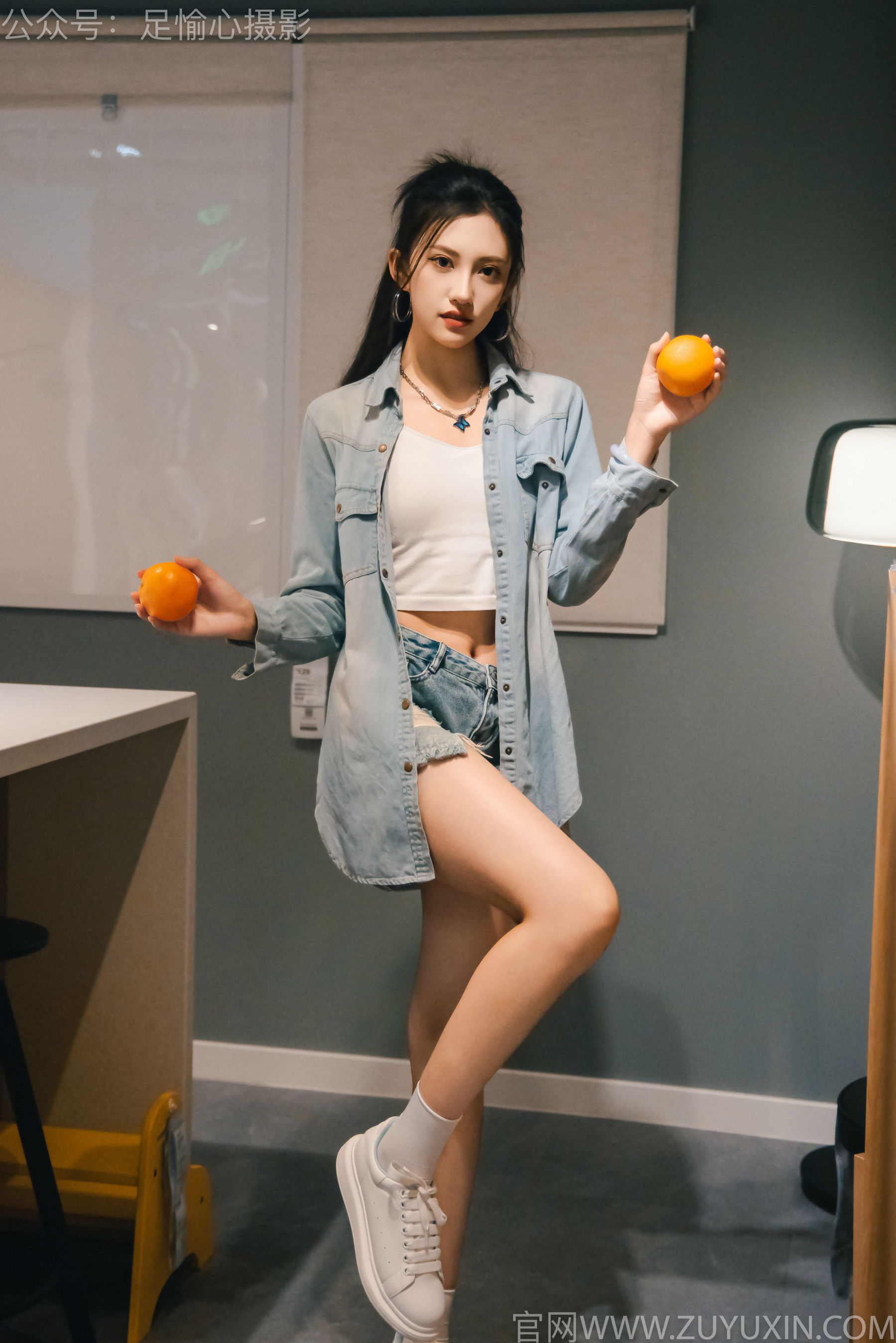 足愉心 No.001 可乐 （搭配：白T、牛仔短裤、板鞋、白棉袜、裸足）/(120P)