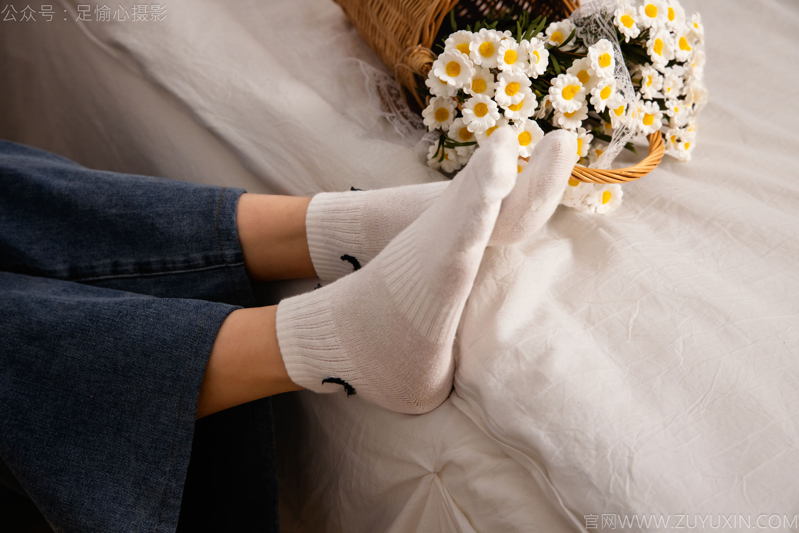 足愉心 No.027 奶芙 （搭配：白色T恤、牛仔长裤、德训鞋、白色棉袜、裸足）/(110P)