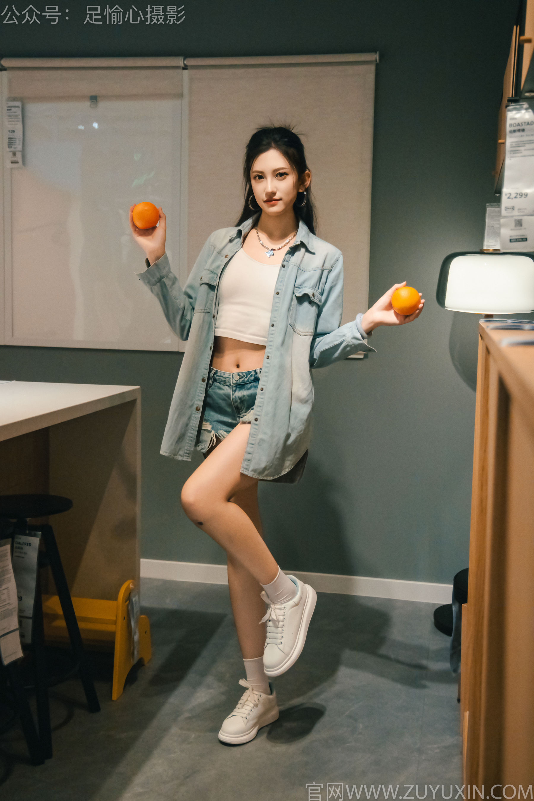 足愉心 No.001 可乐 （搭配：白T、牛仔短裤、板鞋、白棉袜、裸足）/(120P)