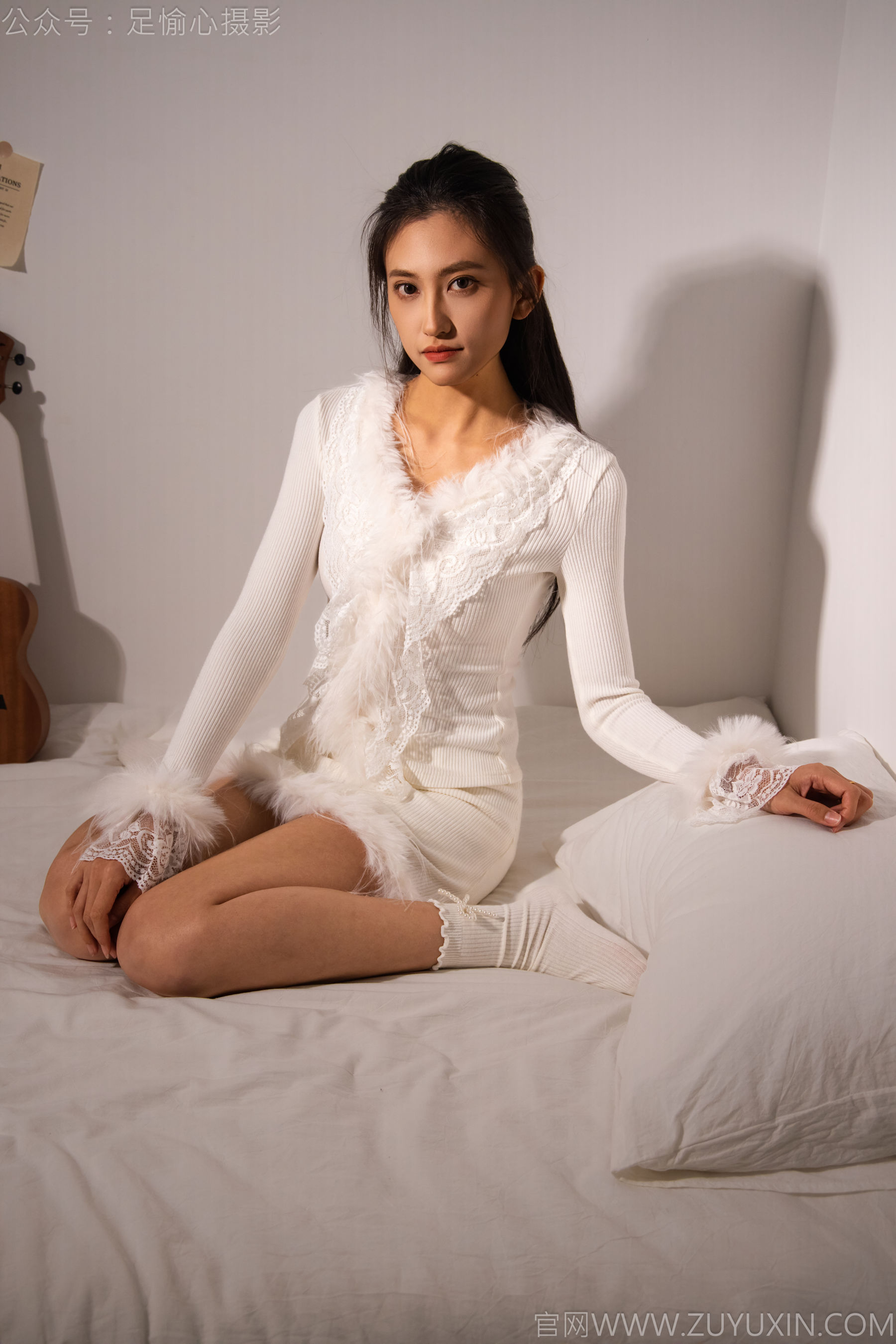 足愉心 No.029 可乐 （搭配：白色上衣、短裙、运动鞋、白色棉袜）/(140P)