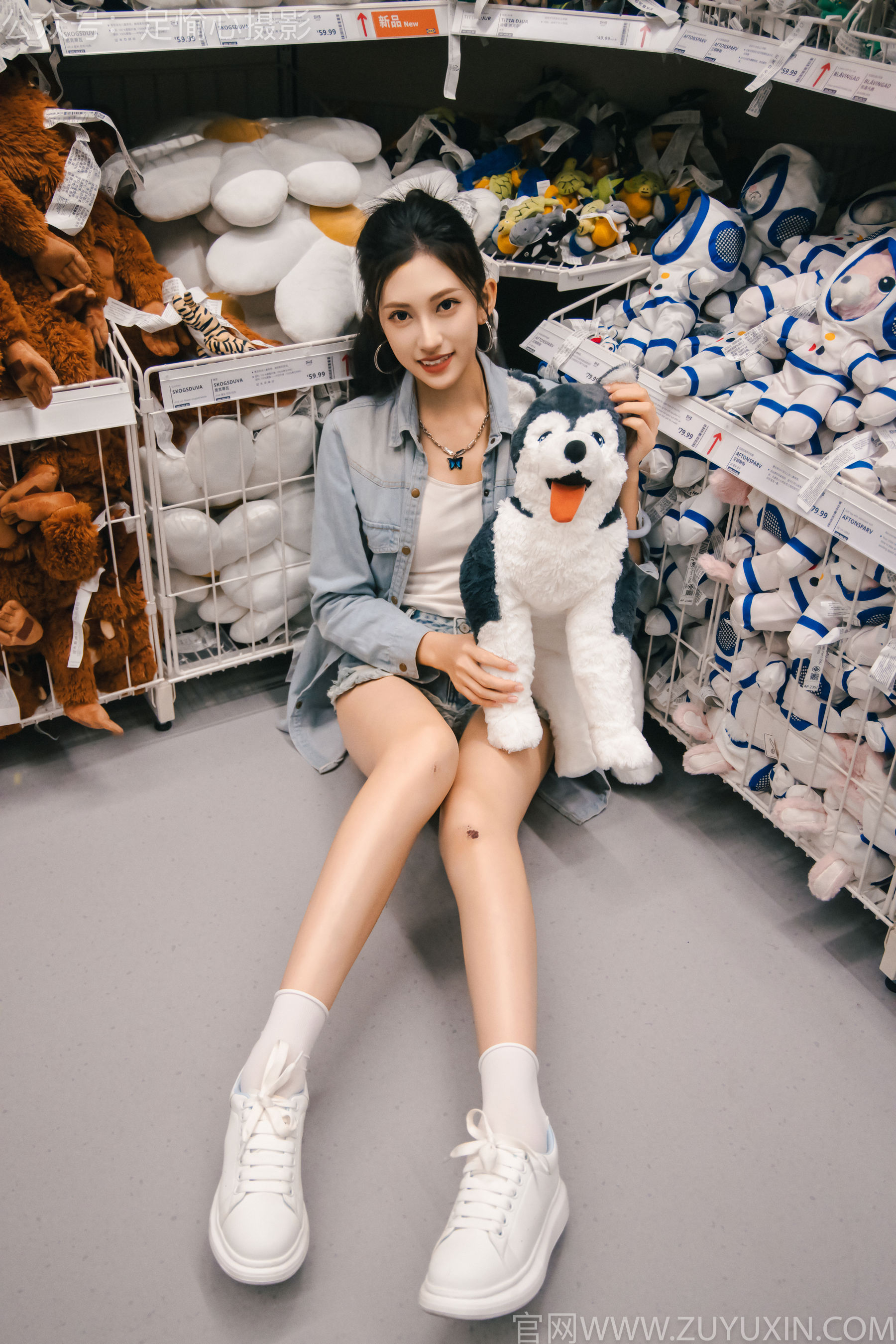 足愉心 No.001 可乐 （搭配：白T、牛仔短裤、板鞋、白棉袜、裸足）/(120P)