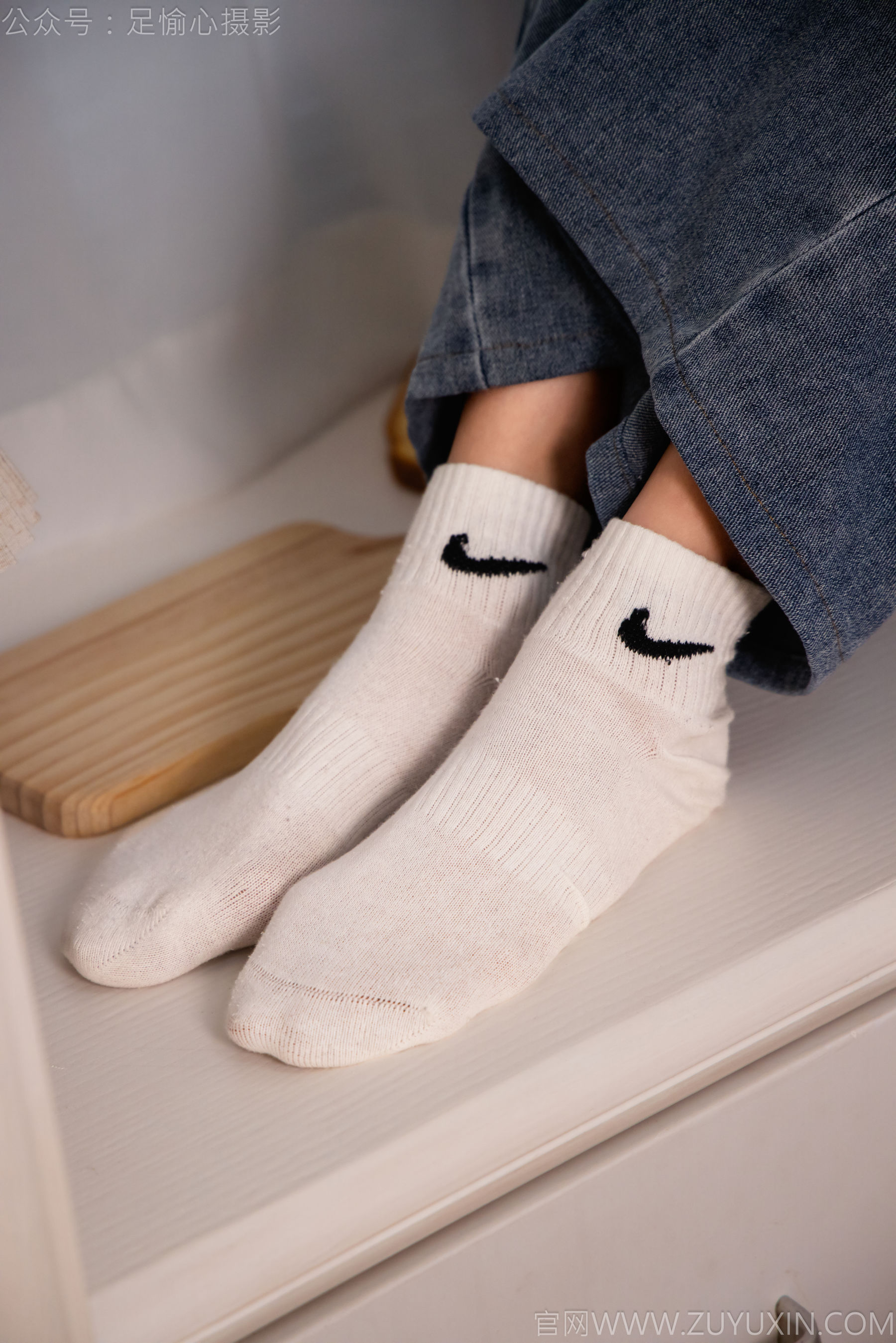 足愉心 No.027 奶芙 （搭配：白色T恤、牛仔长裤、德训鞋、白色棉袜、裸足）/(110P)