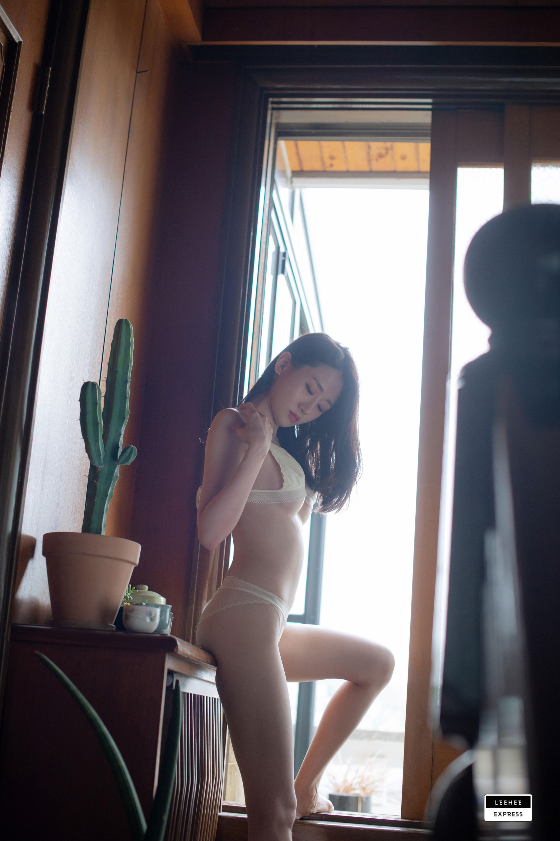 [LEEHEE EXPRESS] LERB-093 - Na Kyung/(58P)