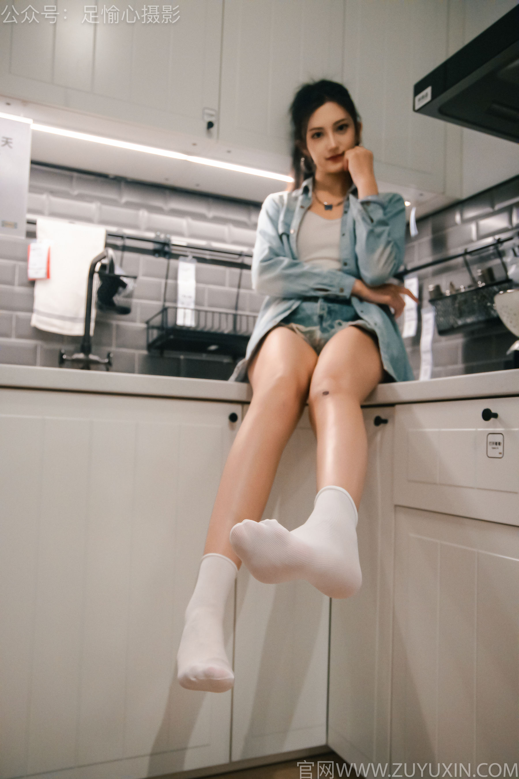 足愉心 No.001 可乐 （搭配：白T、牛仔短裤、板鞋、白棉袜、裸足）/(120P)