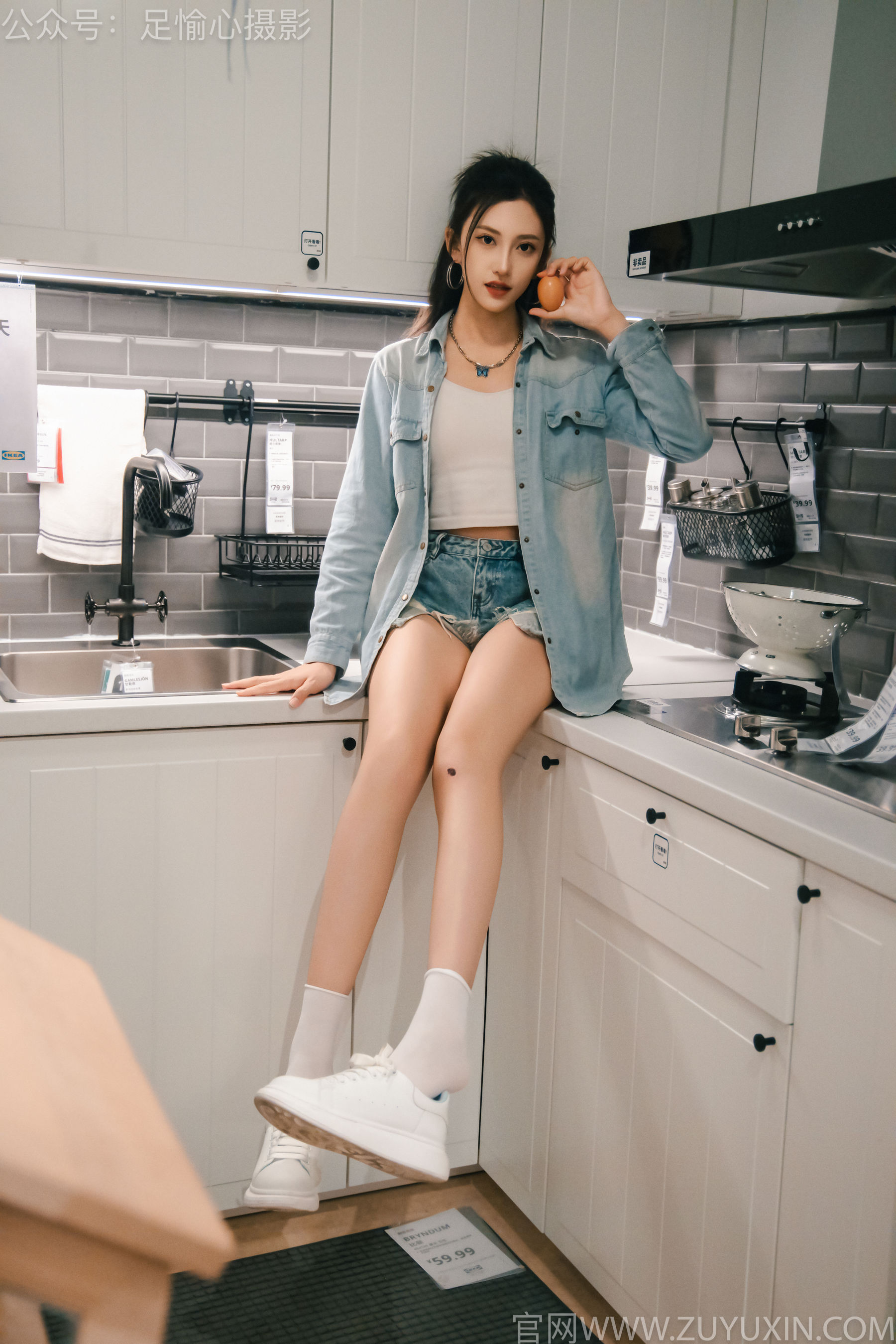 足愉心 No.001 可乐 （搭配：白T、牛仔短裤、板鞋、白棉袜、裸足）/(120P)