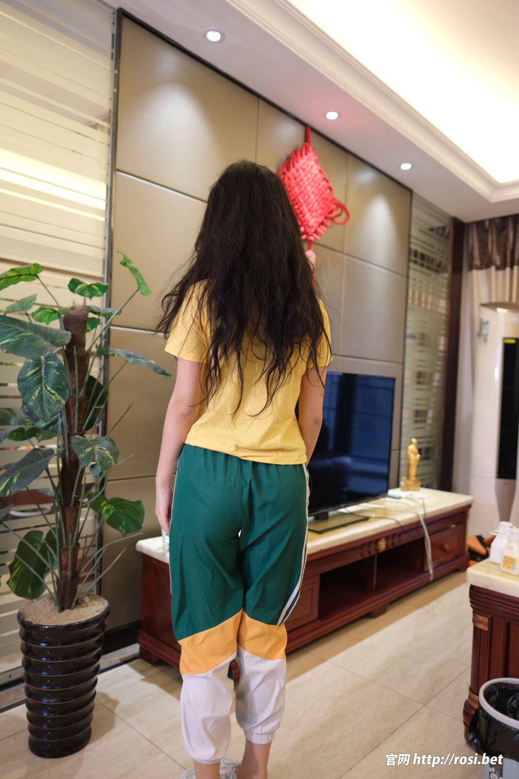 [ROSI写真] 2025.10.25 NO.5073/(76P)