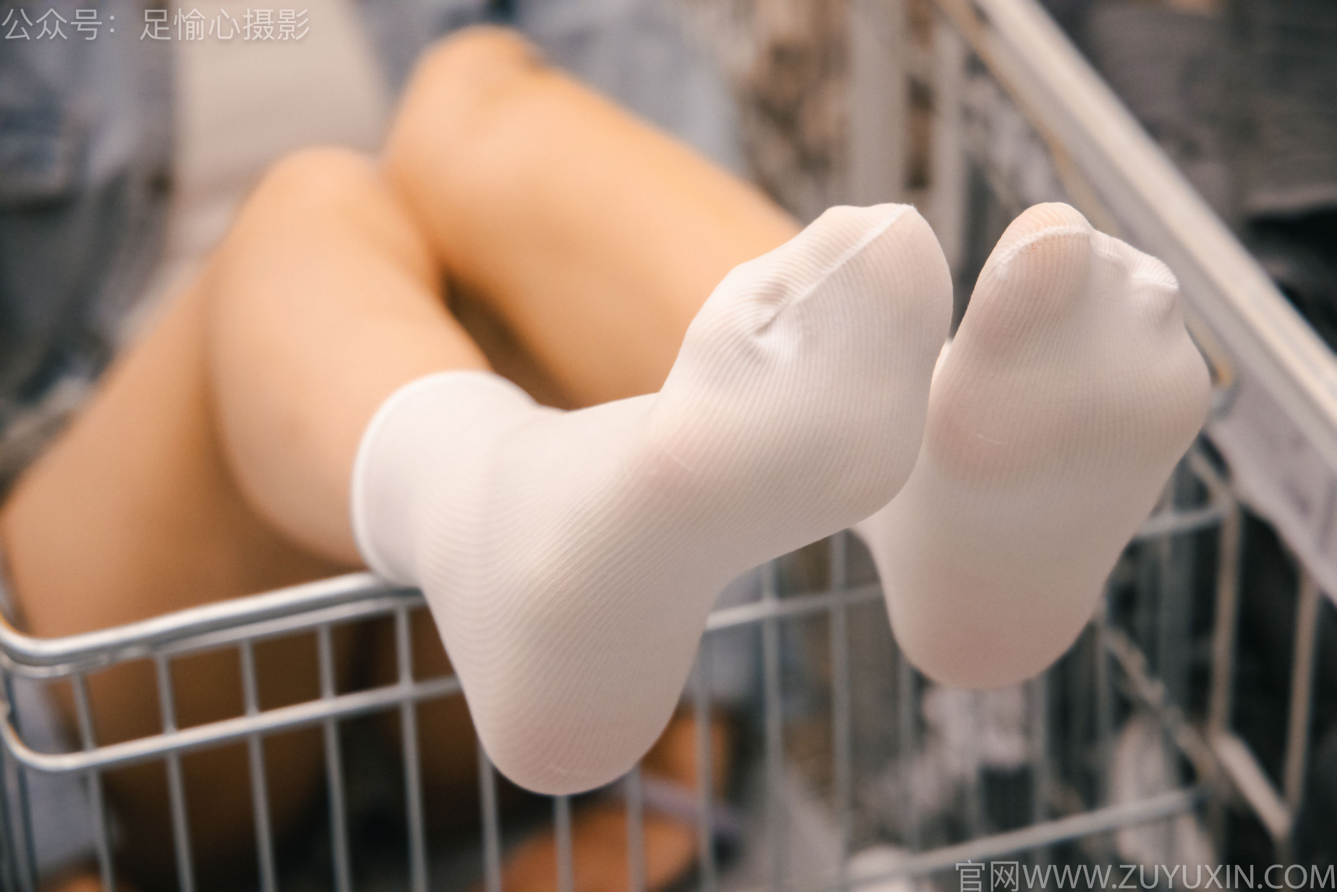 足愉心 No.001 可乐 （搭配：白T、牛仔短裤、板鞋、白棉袜、裸足）/(120P)