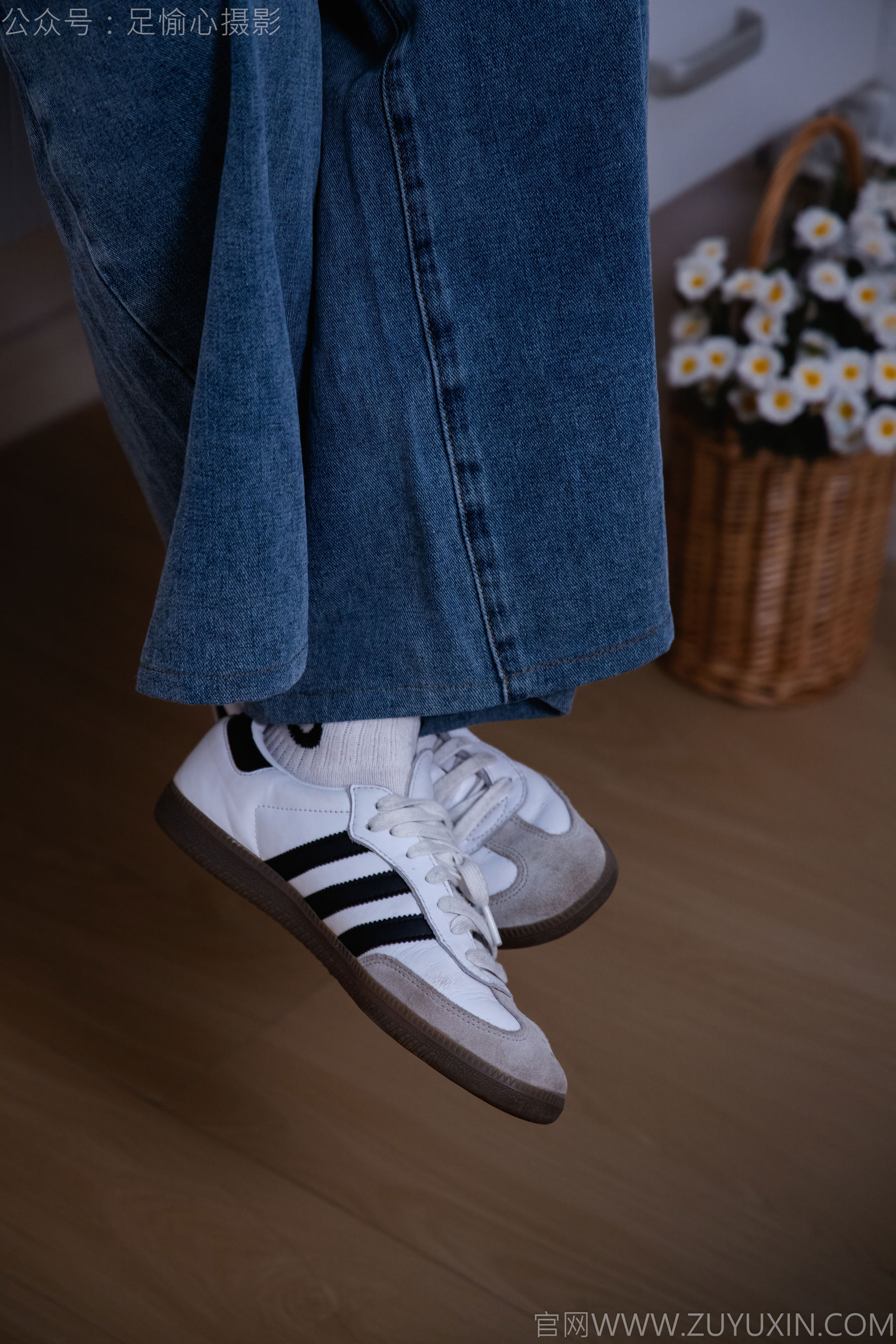 足愉心 No.027 奶芙 （搭配：白色T恤、牛仔长裤、德训鞋、白色棉袜、裸足）/(110P)