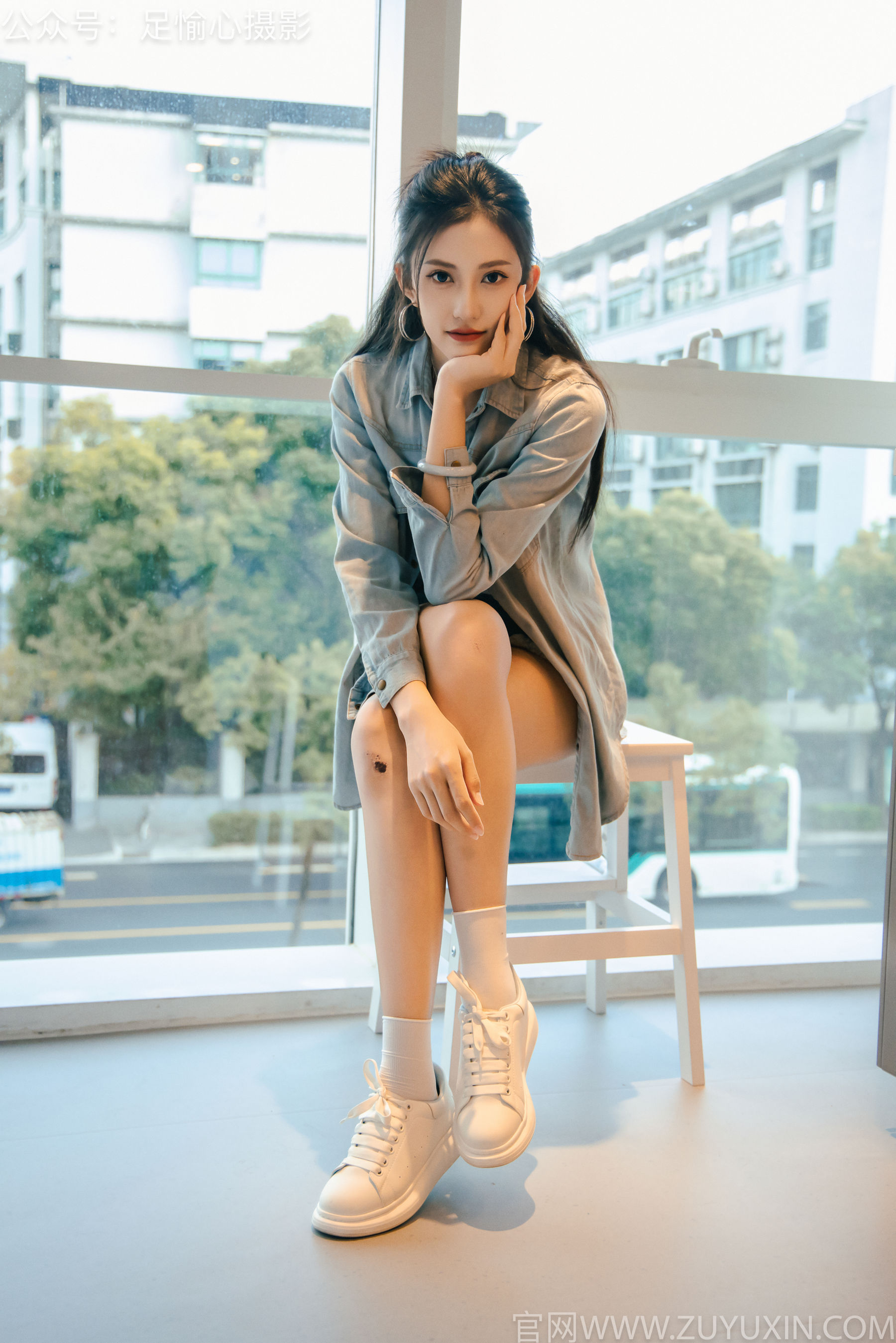 足愉心 No.001 可乐 （搭配：白T、牛仔短裤、板鞋、白棉袜、裸足）/(120P)