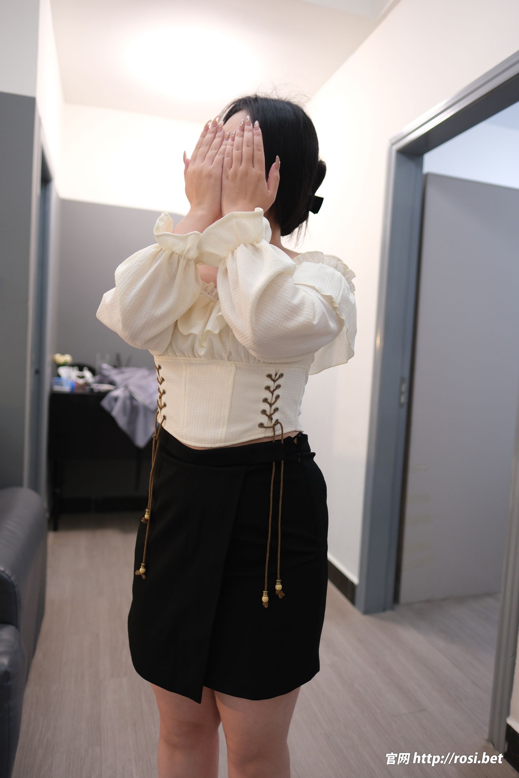 [ROSI写真] 2025.10.09 NO.5057/(117P)