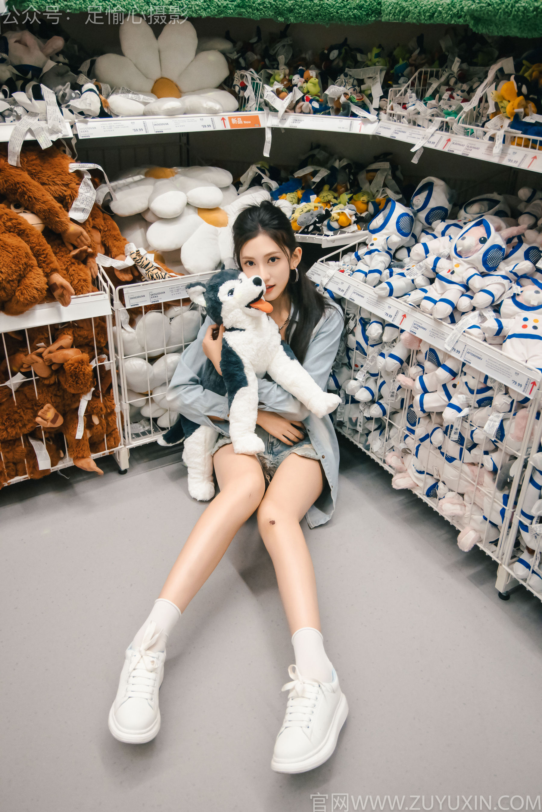 足愉心 No.001 可乐 （搭配：白T、牛仔短裤、板鞋、白棉袜、裸足）/(120P)