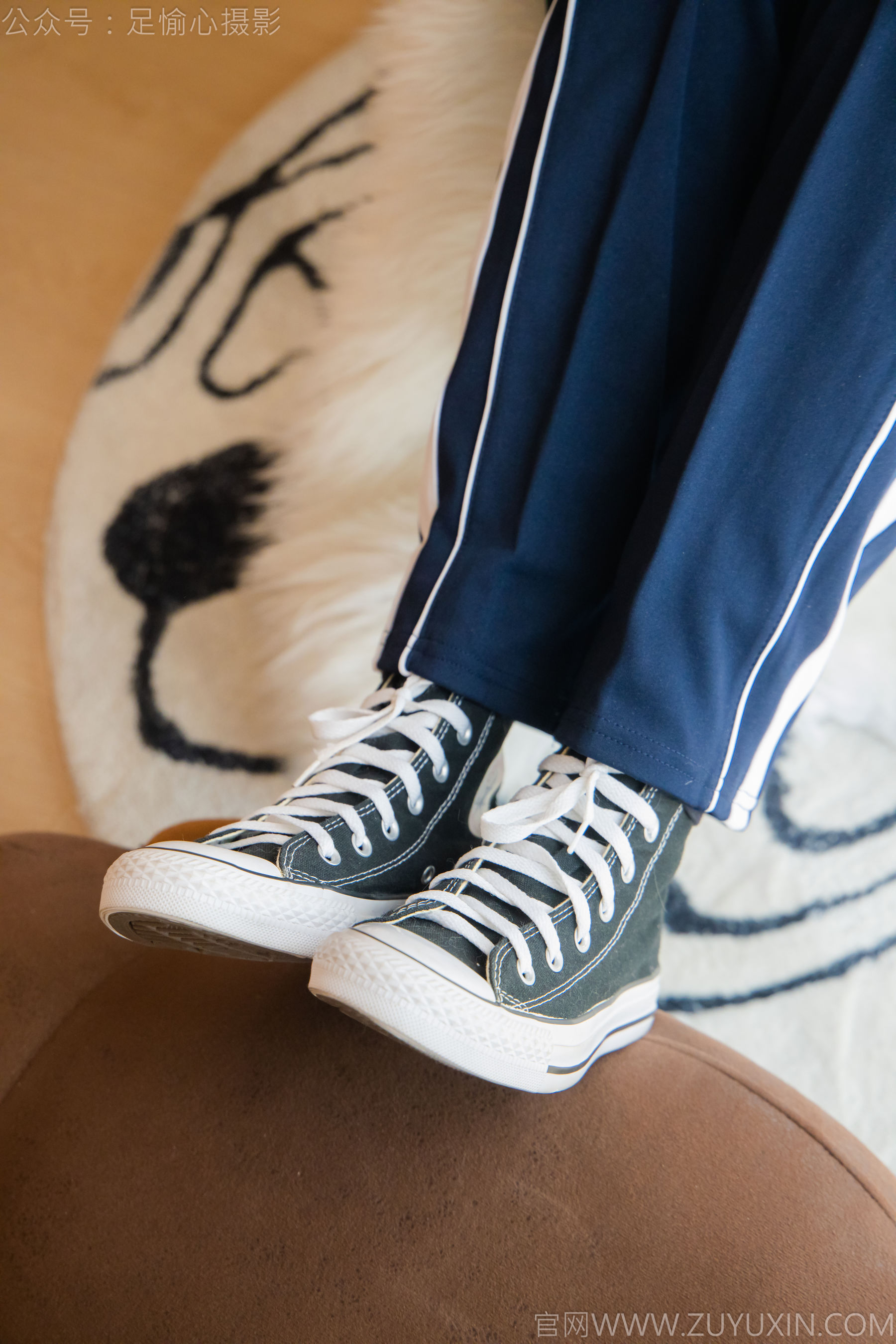 足愉心 No.031 奶芙 （搭配：校服、帆布鞋、白色棉袜、裸足）/(110P)