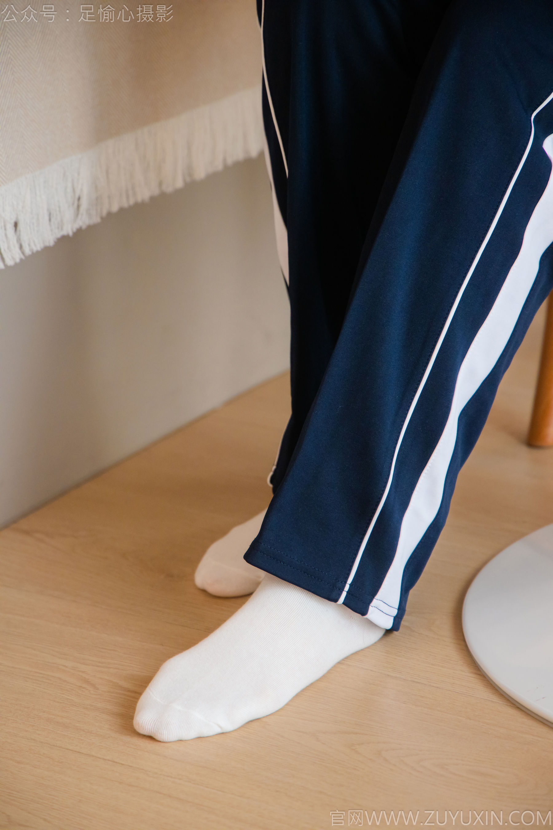 足愉心 No.031 奶芙 （搭配：校服、帆布鞋、白色棉袜、裸足）/(110P)