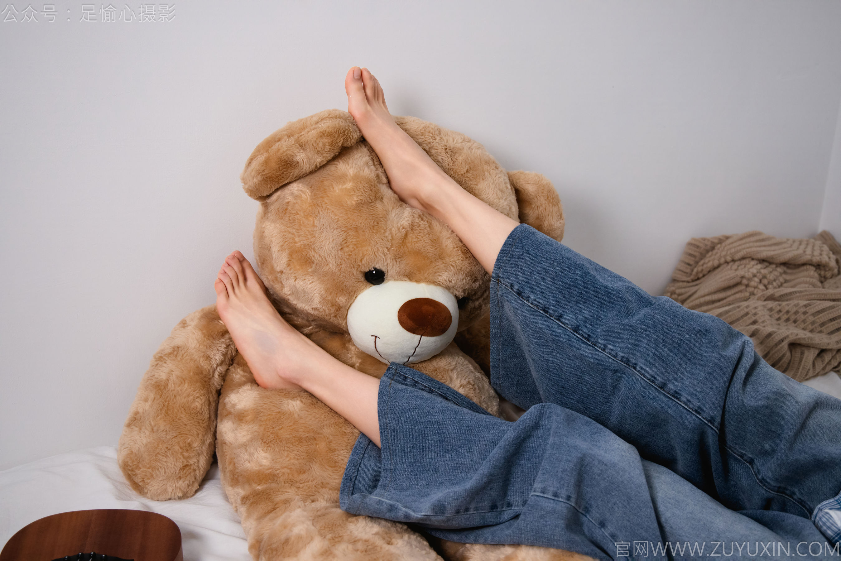 足愉心 No.027 奶芙 （搭配：白色T恤、牛仔长裤、德训鞋、白色棉袜、裸足）/(110P)