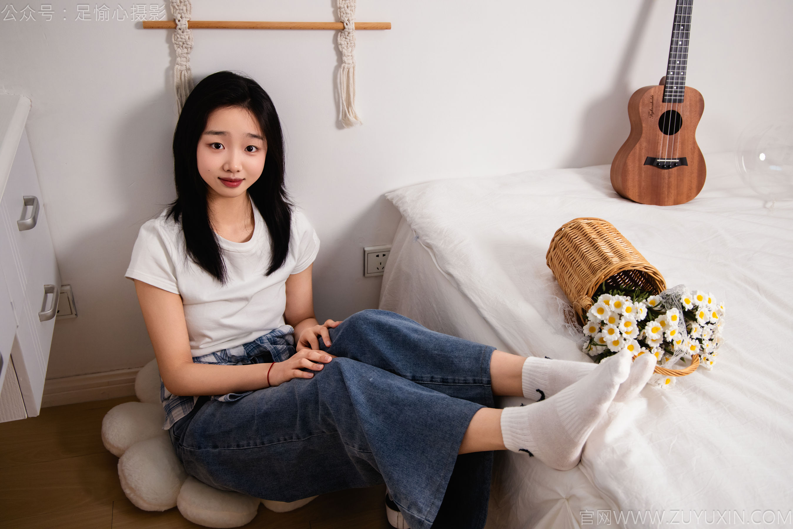 足愉心 No.027 奶芙 （搭配：白色T恤、牛仔长裤、德训鞋、白色棉袜、裸足）/(110P)