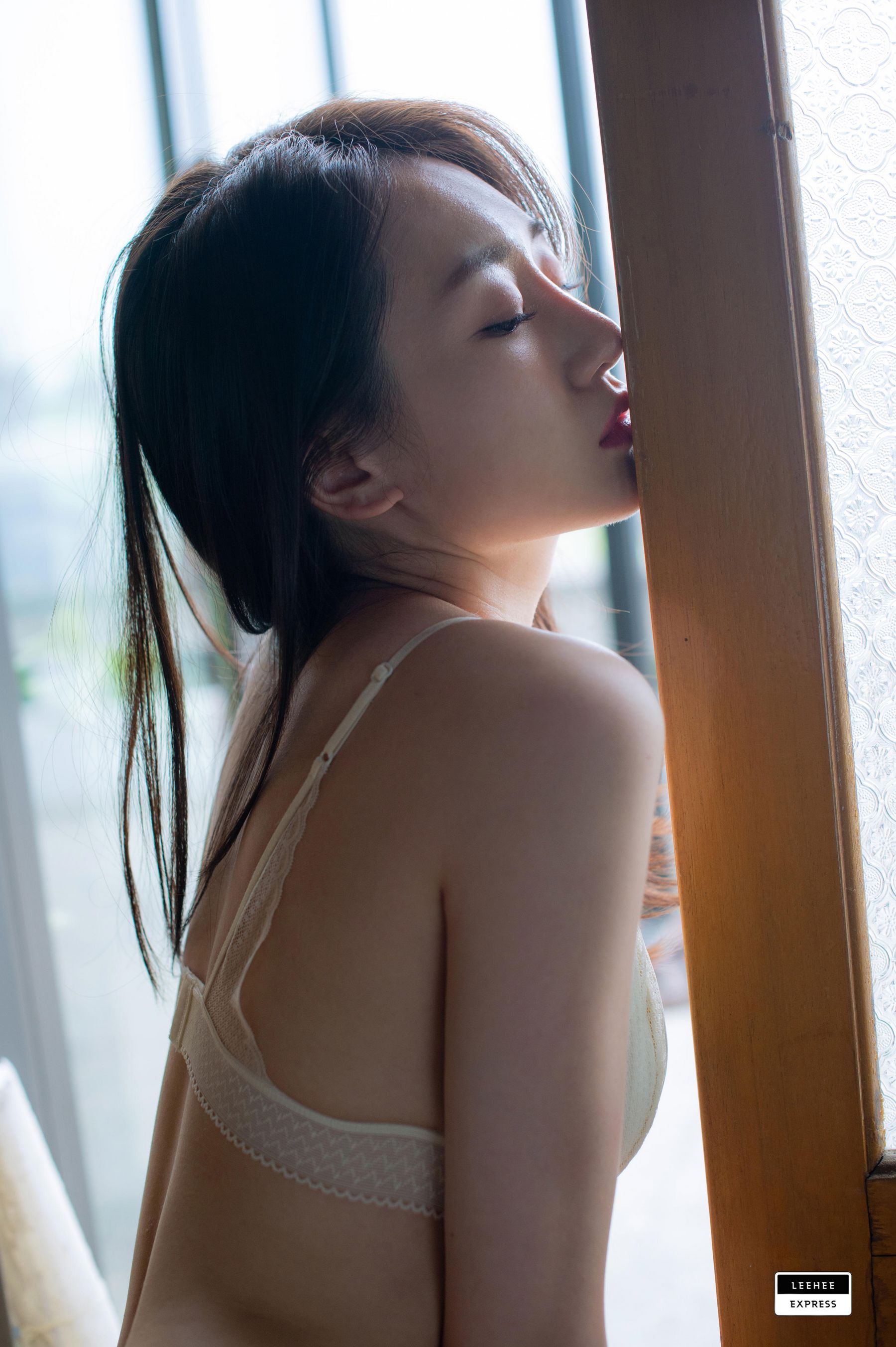 [LEEHEE EXPRESS] LERB-093 - Na Kyung/(58P)