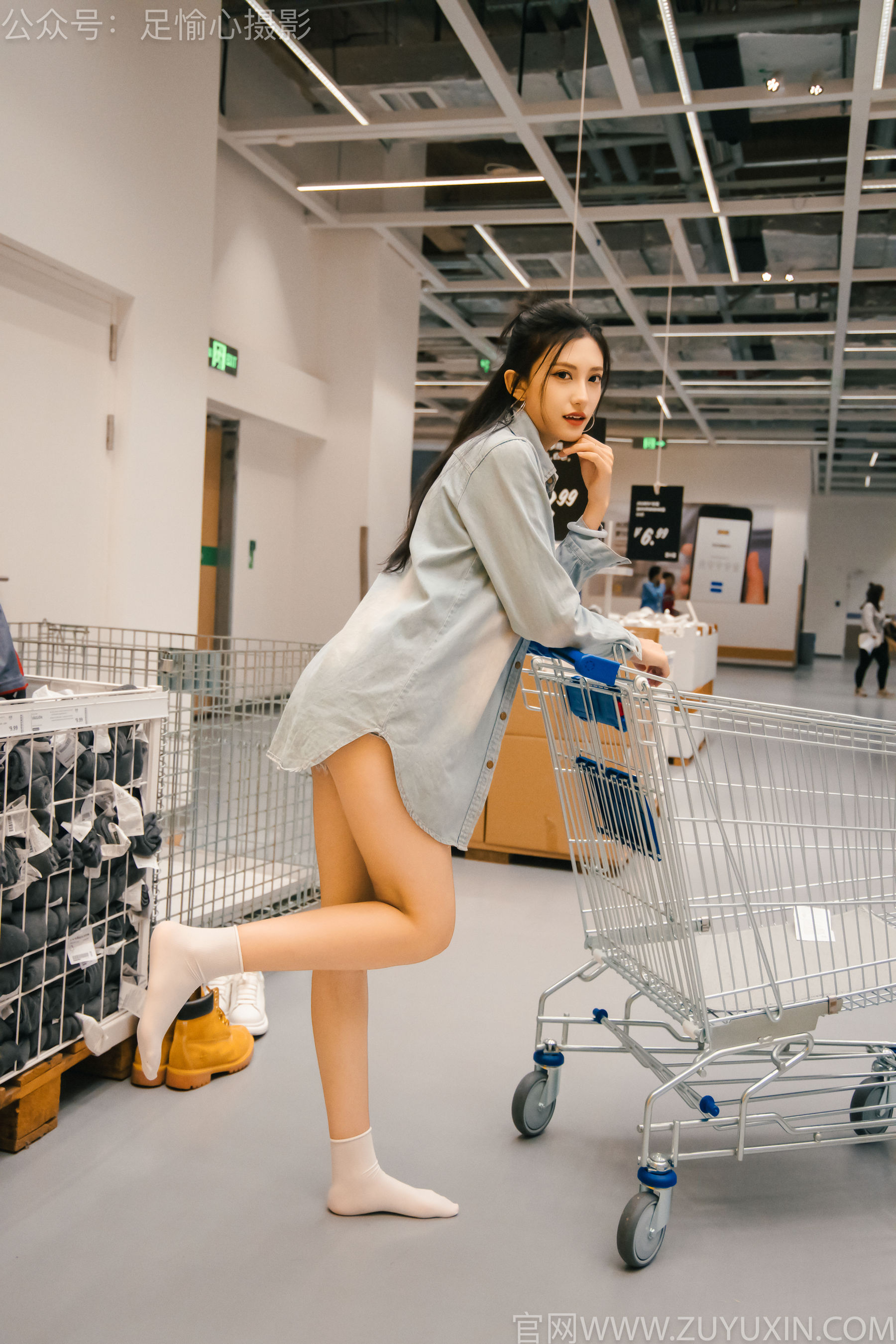 足愉心 No.001 可乐 （搭配：白T、牛仔短裤、板鞋、白棉袜、裸足）/(120P)