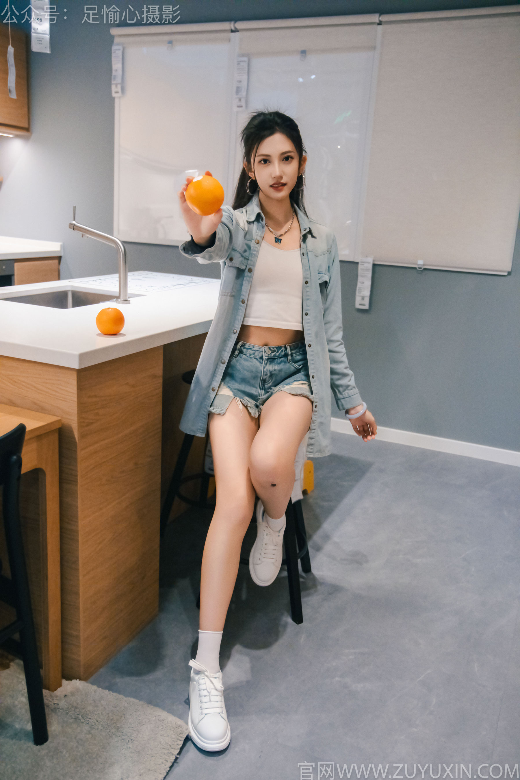 足愉心 No.001 可乐 （搭配：白T、牛仔短裤、板鞋、白棉袜、裸足）/(120P)