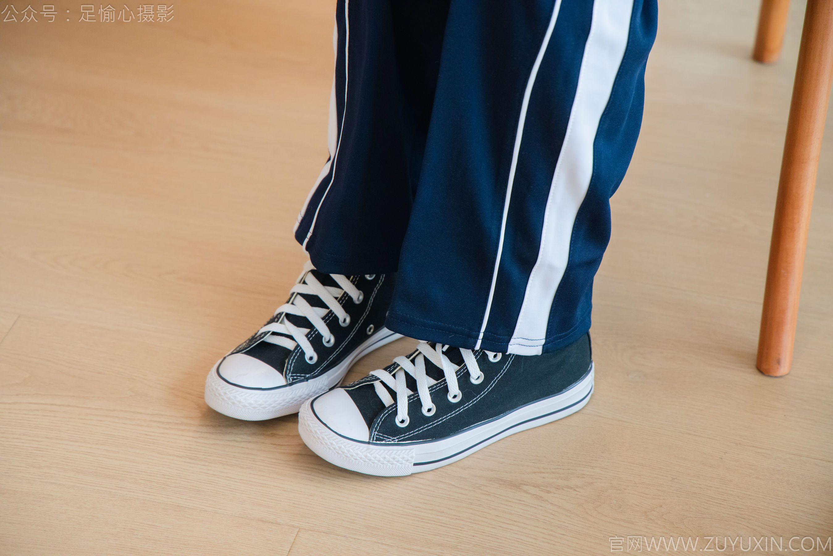 足愉心 No.031 奶芙 （搭配：校服、帆布鞋、白色棉袜、裸足）/(110P)