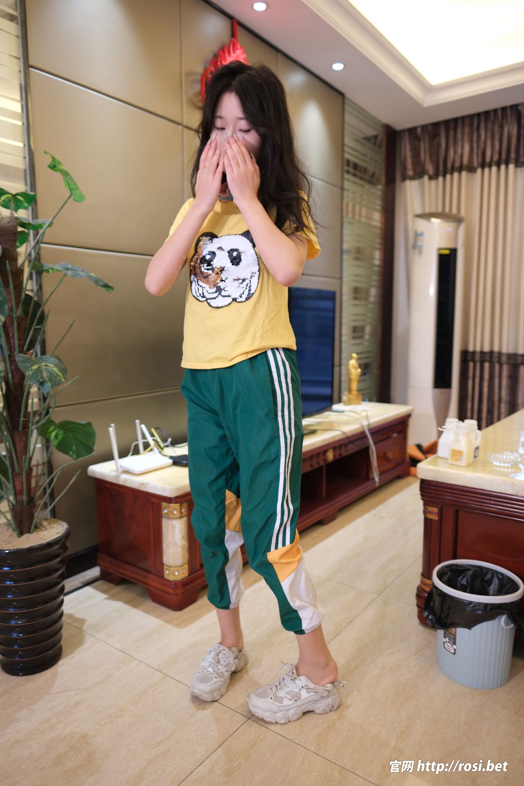 [ROSI写真] 2025.10.25 NO.5073/(76P)