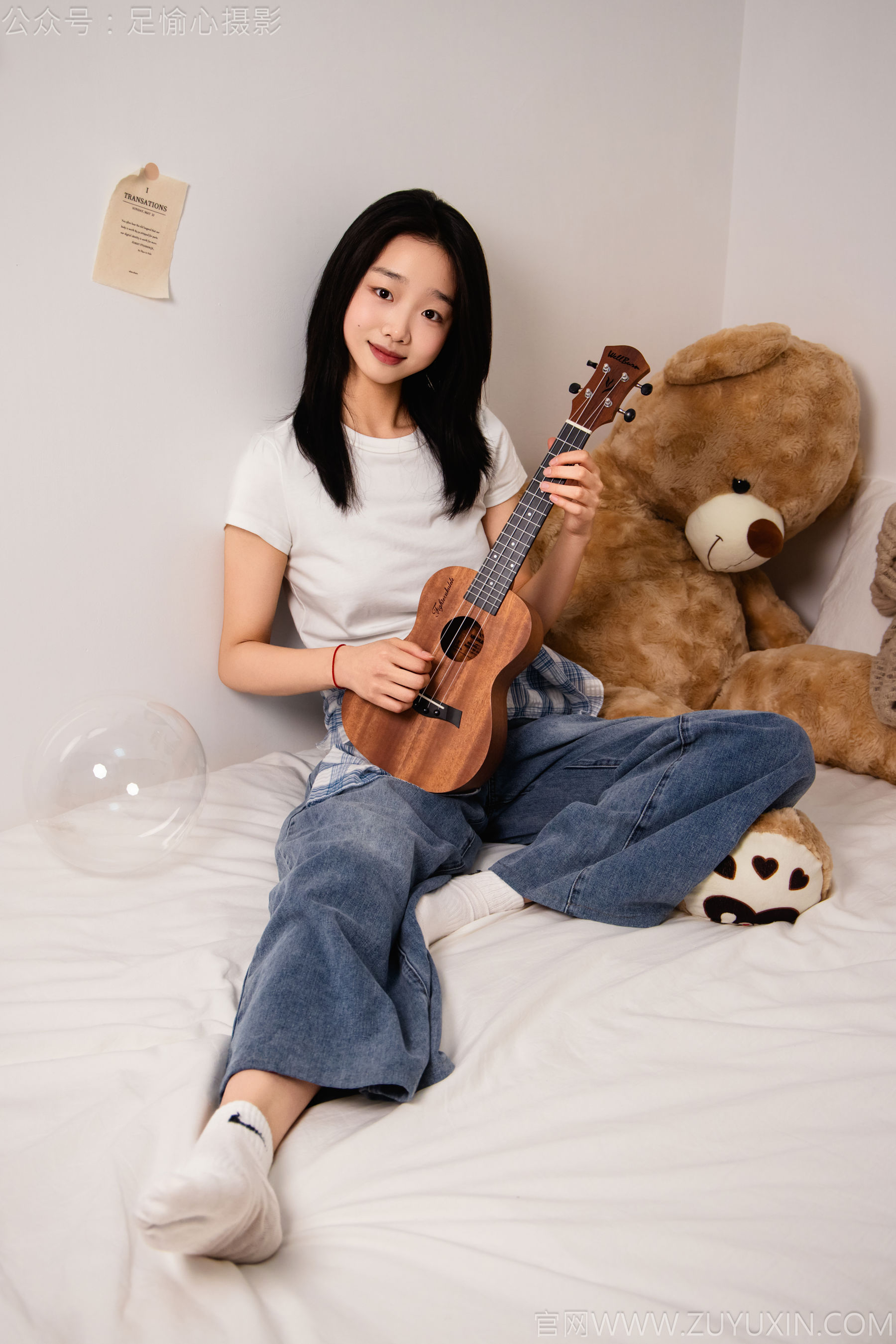 足愉心 No.027 奶芙 （搭配：白色T恤、牛仔长裤、德训鞋、白色棉袜、裸足）/(110P)