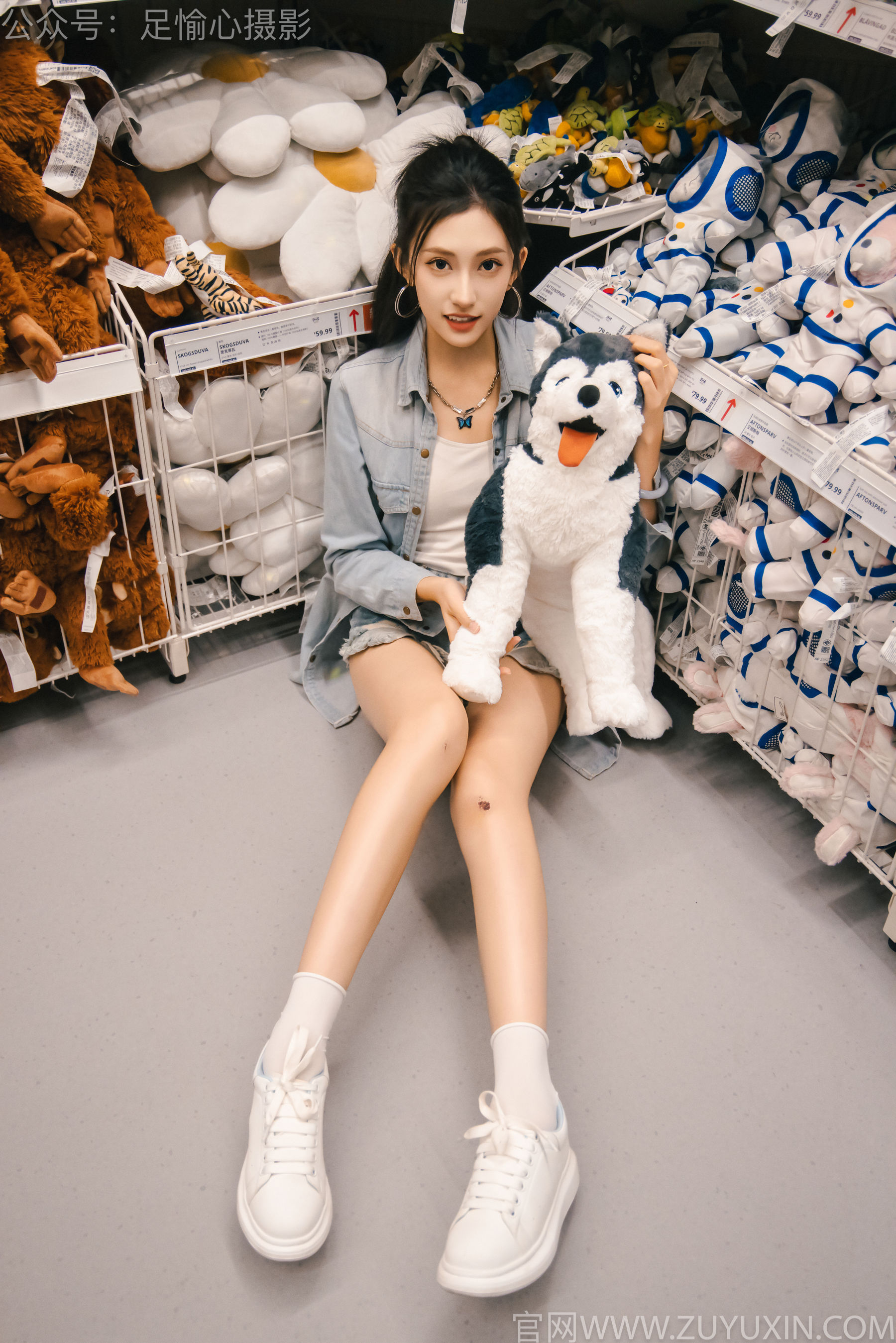 足愉心 No.001 可乐 （搭配：白T、牛仔短裤、板鞋、白棉袜、裸足）/(120P)