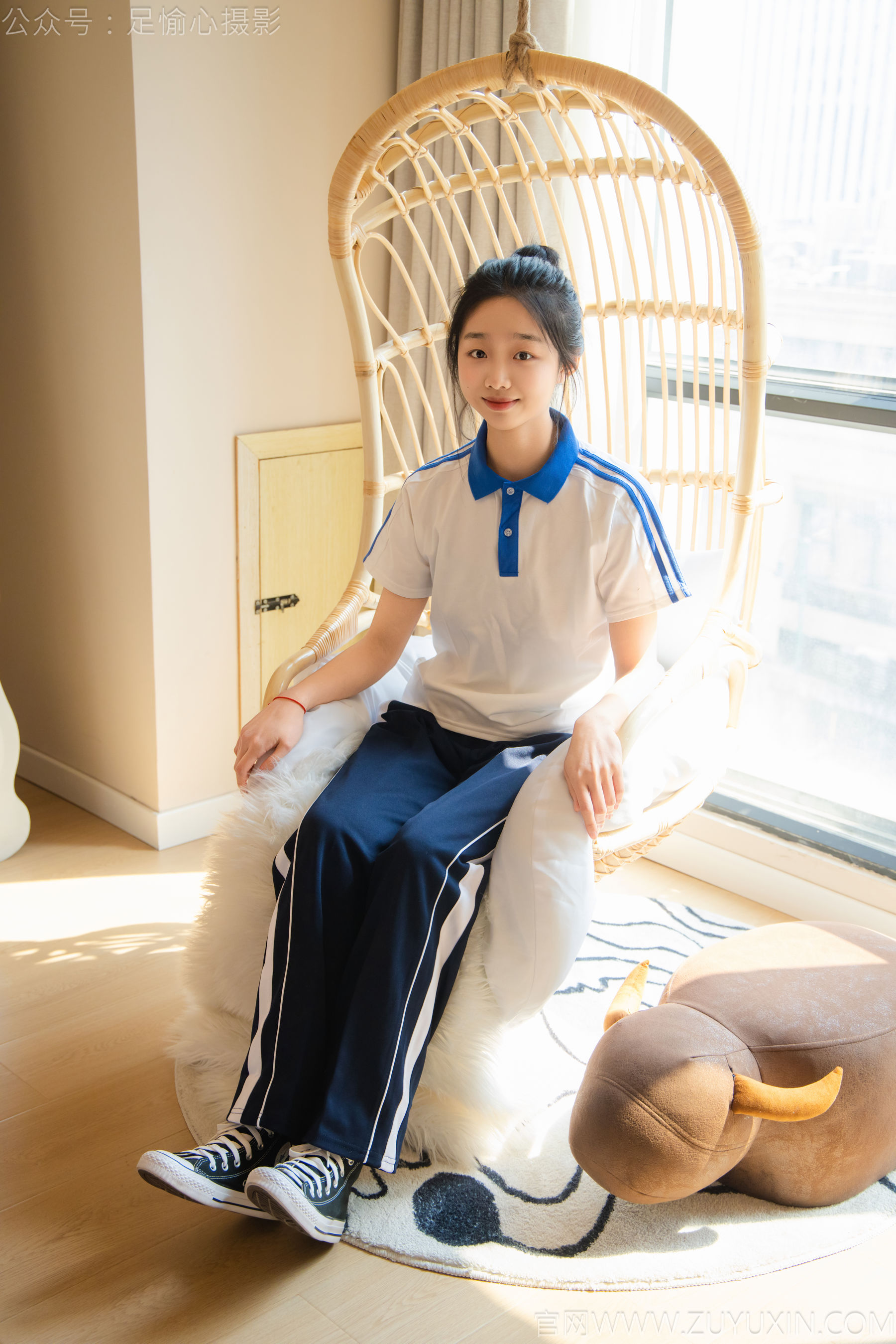 足愉心 No.031 奶芙 （搭配：校服、帆布鞋、白色棉袜、裸足）/(110P)