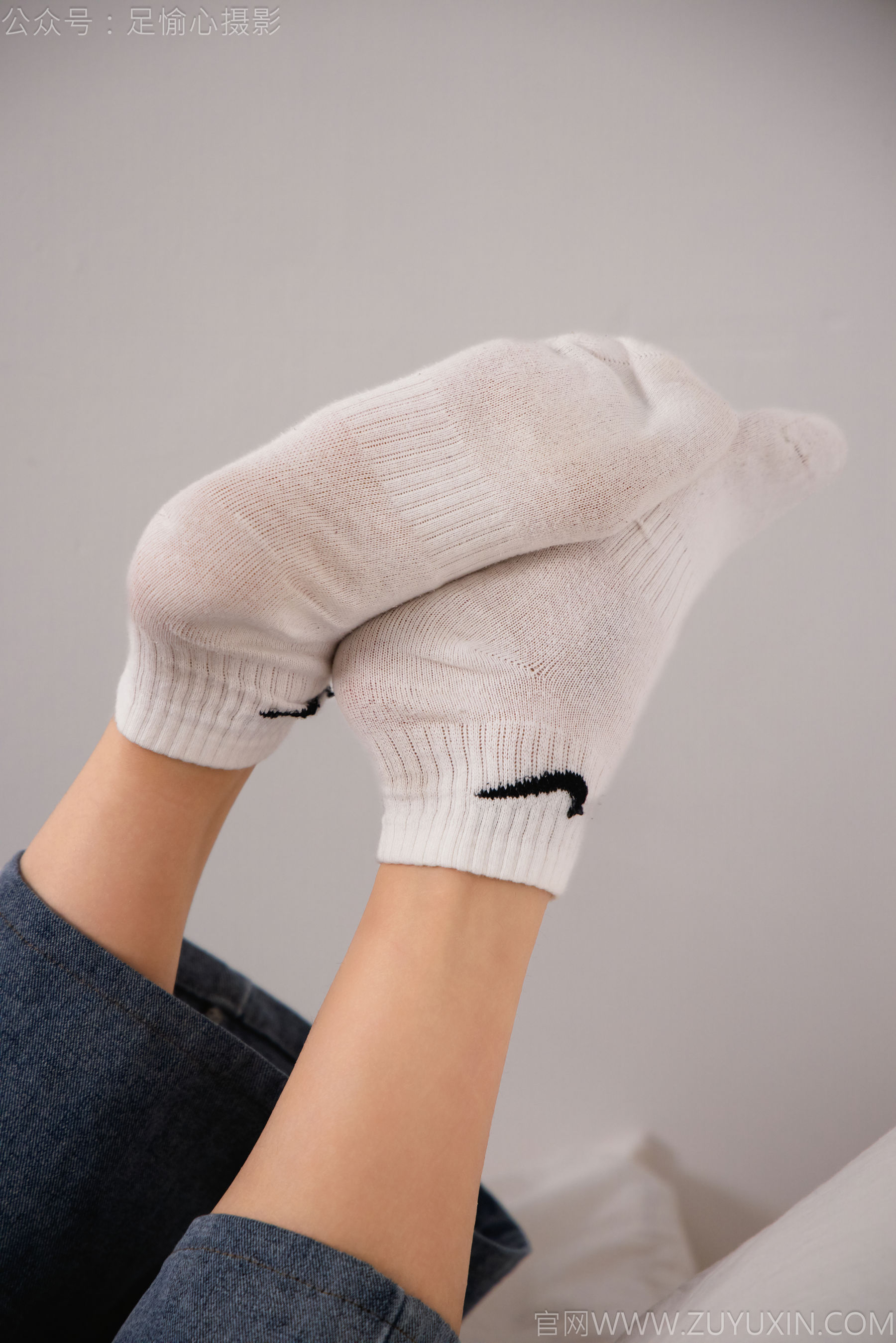 足愉心 No.027 奶芙 （搭配：白色T恤、牛仔长裤、德训鞋、白色棉袜、裸足）/(110P)