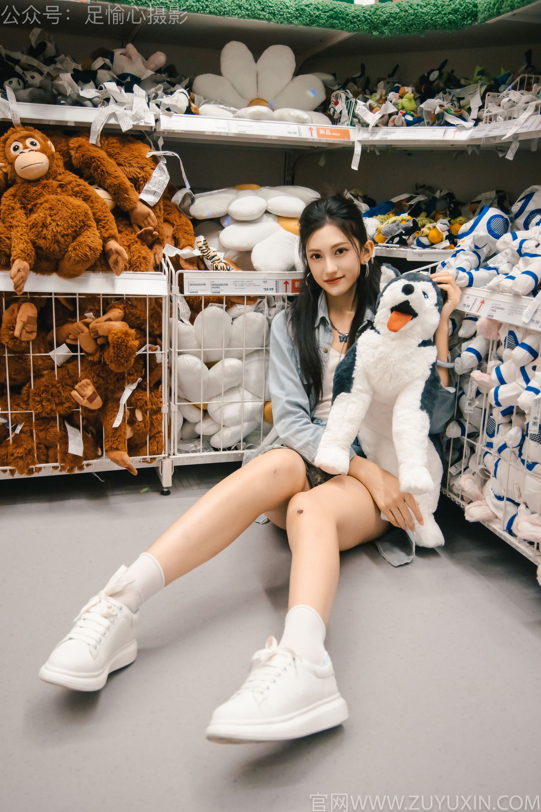 足愉心 No.001 可乐 （搭配：白T、牛仔短裤、板鞋、白棉袜、裸足）/(120P)