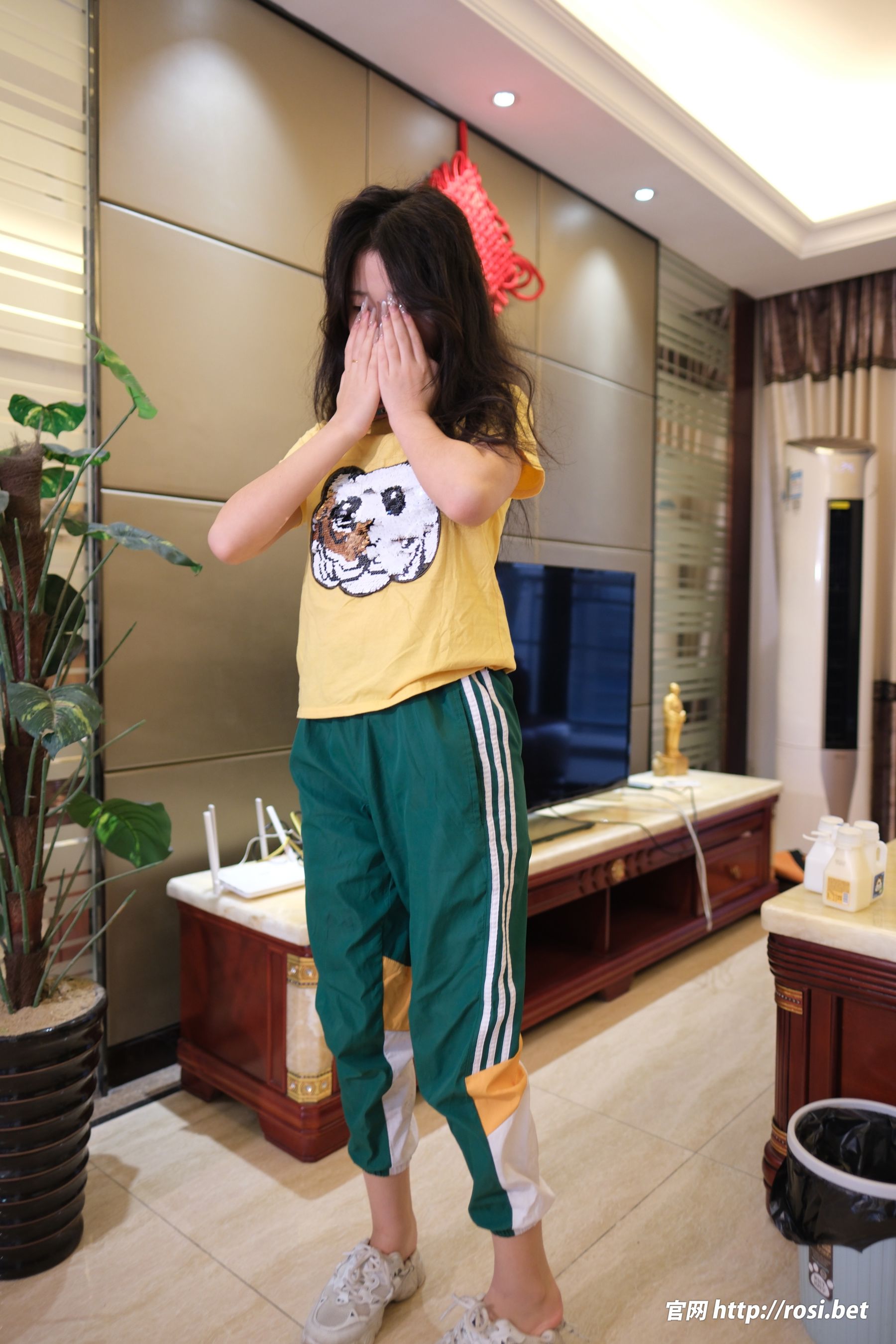 [ROSI写真] 2025.10.25 NO.5073/(76P)