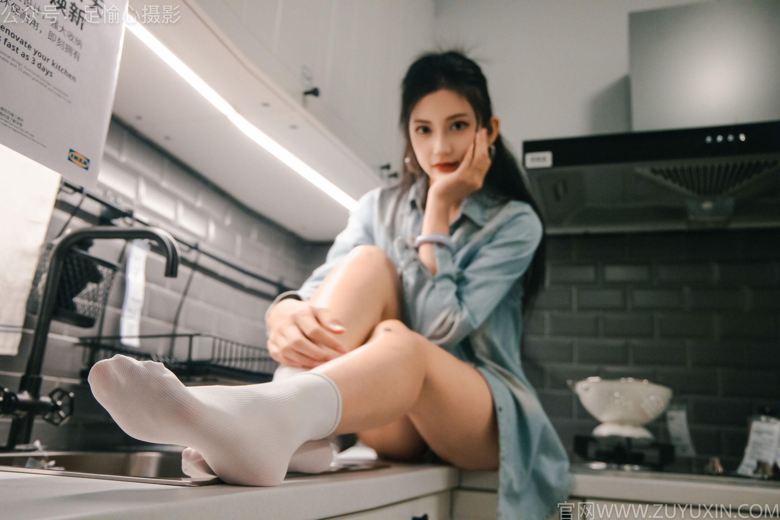 足愉心 No.001 可乐 （搭配：白T、牛仔短裤、板鞋、白棉袜、裸足）/(120P)