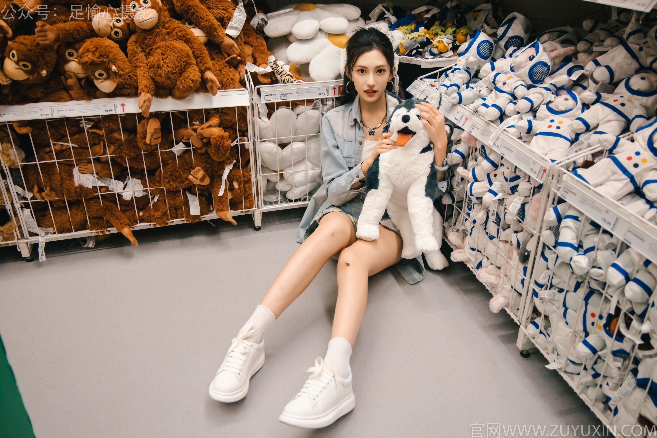 足愉心 No.001 可乐 （搭配：白T、牛仔短裤、板鞋、白棉袜、裸足）/(120P)