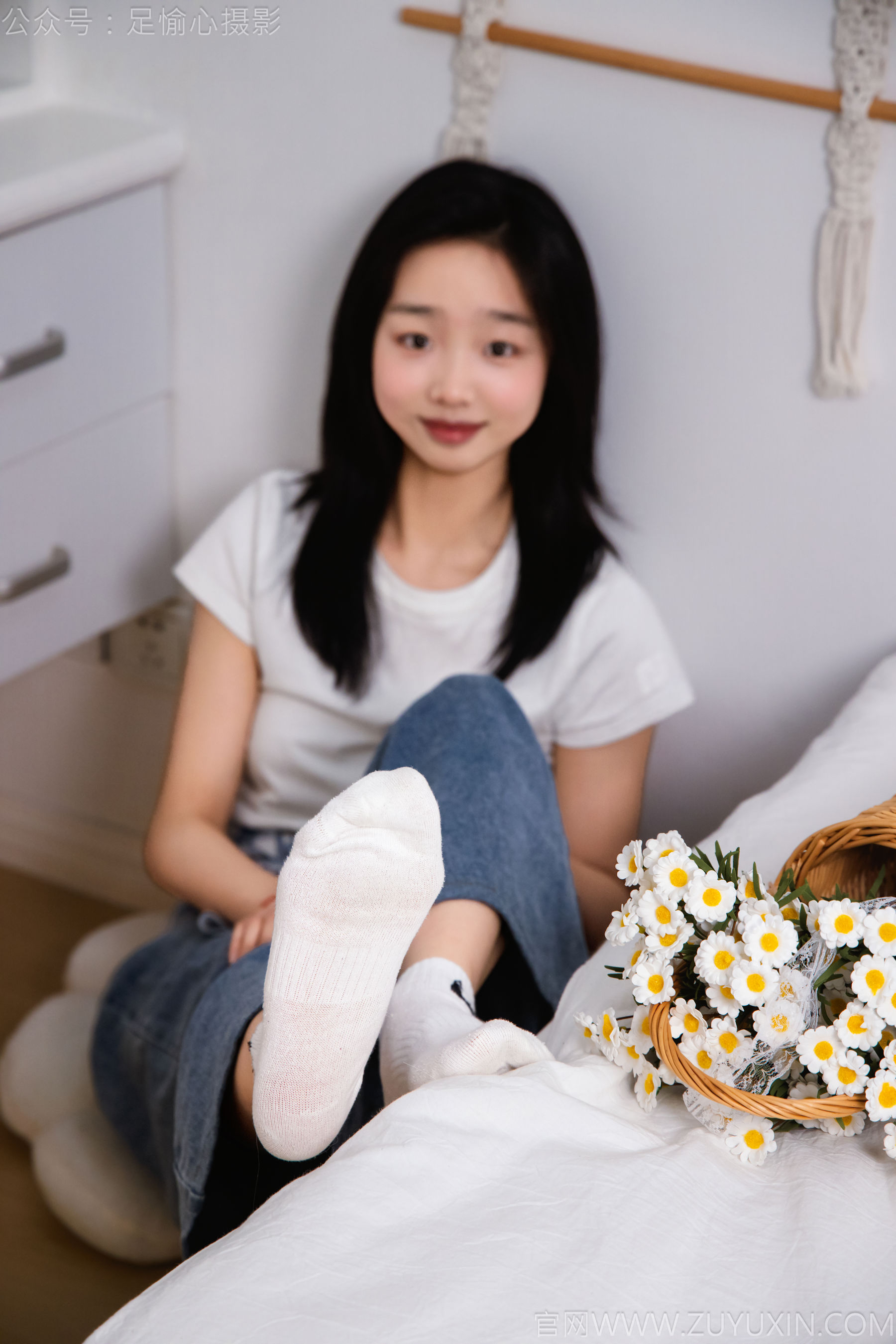 足愉心 No.027 奶芙 （搭配：白色T恤、牛仔长裤、德训鞋、白色棉袜、裸足）/(110P)