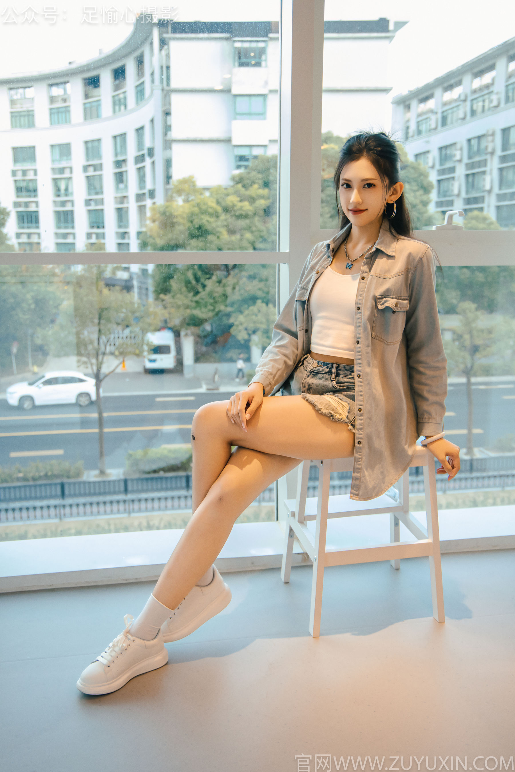 足愉心 No.001 可乐 （搭配：白T、牛仔短裤、板鞋、白棉袜、裸足）/(120P)