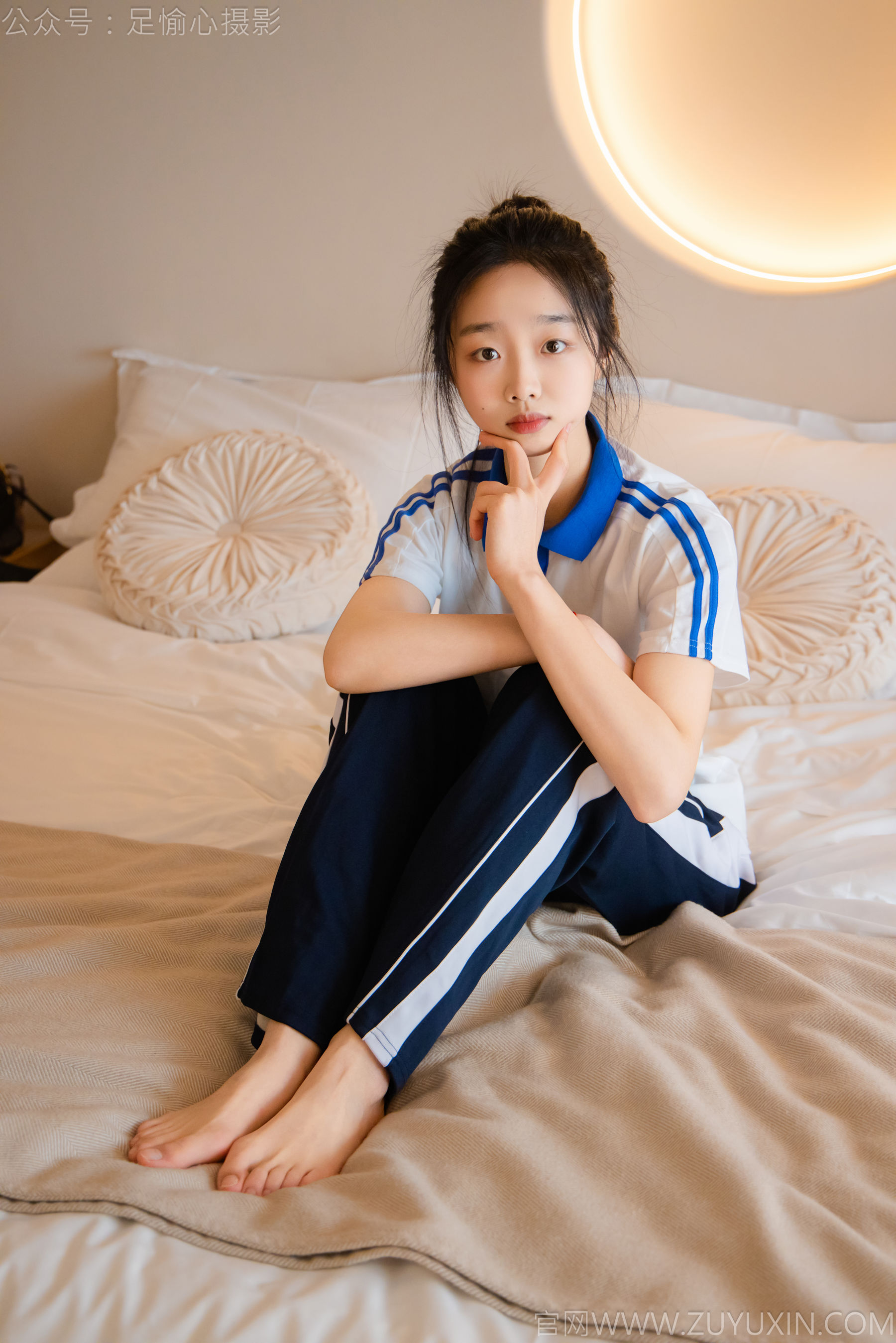 足愉心 No.031 奶芙 （搭配：校服、帆布鞋、白色棉袜、裸足）/(110P)