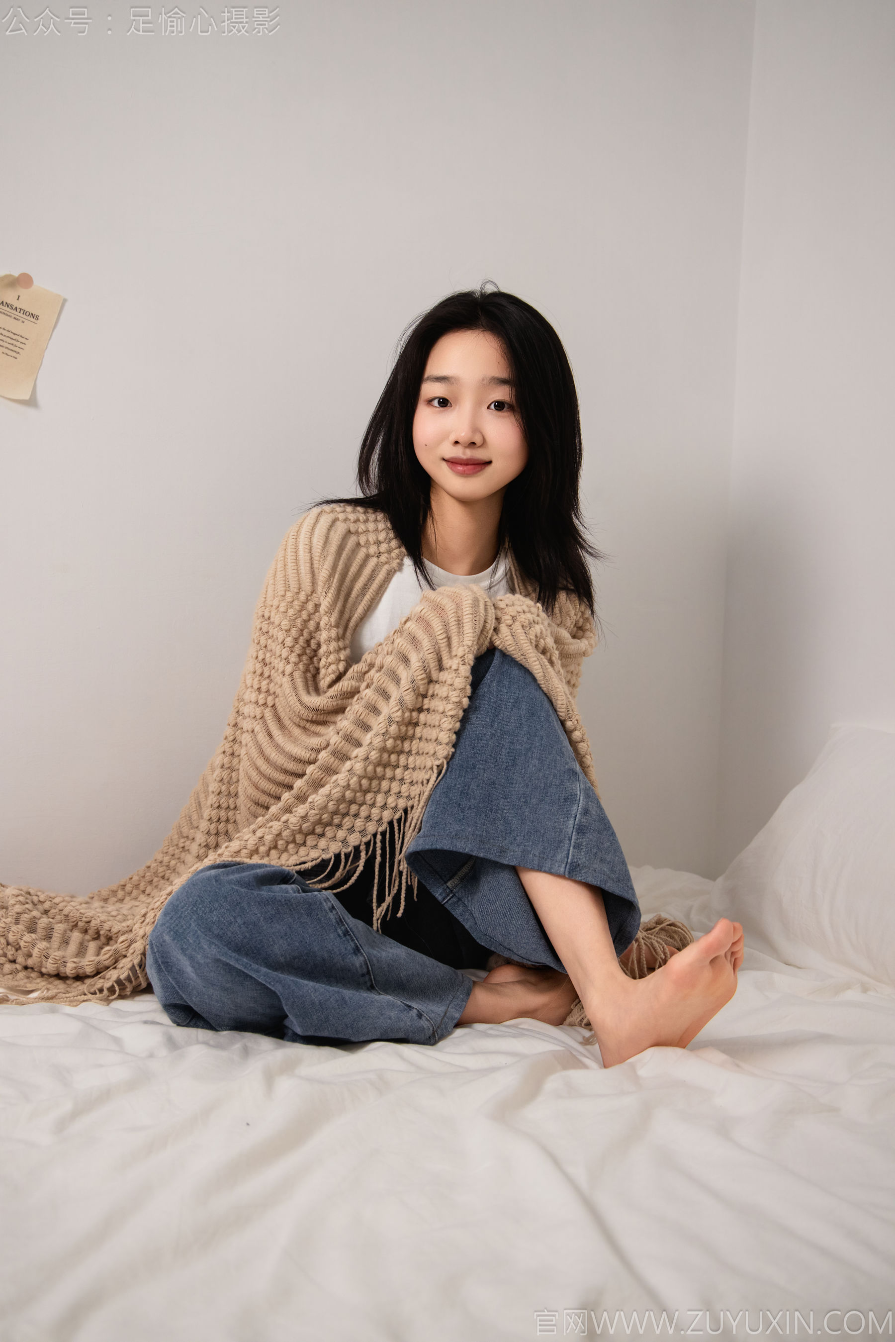 足愉心 No.027 奶芙 （搭配：白色T恤、牛仔长裤、德训鞋、白色棉袜、裸足）/(110P)