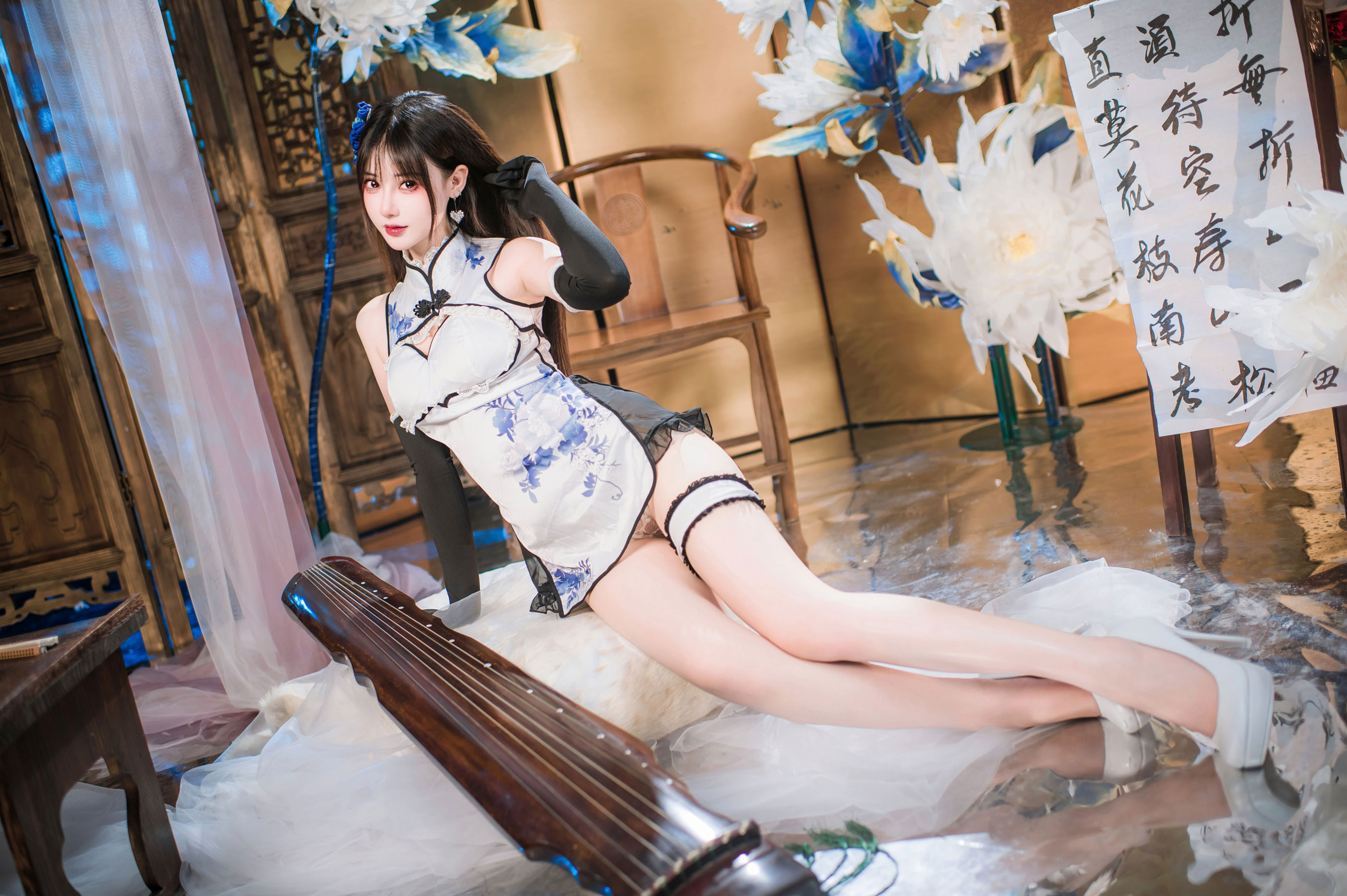 羽生三未 图集 - 瓶儿 青花瓷旗袍/(25P)