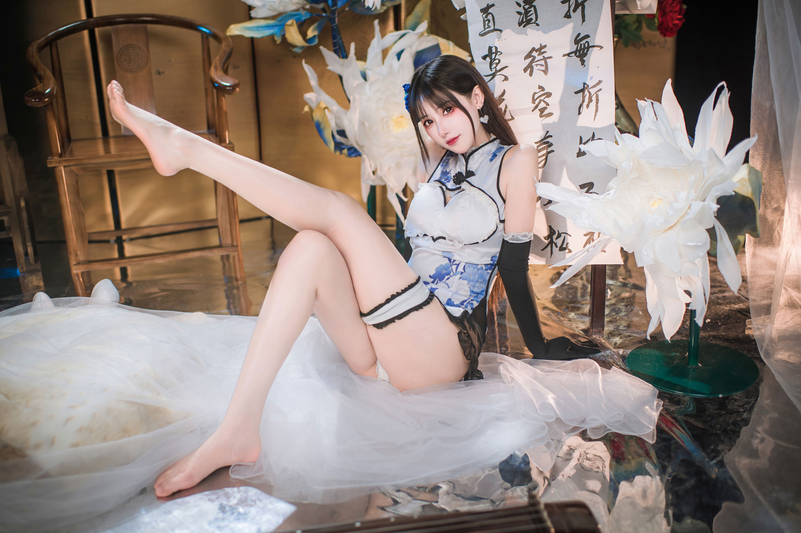 羽生三未 图集 - 瓶儿 青花瓷旗袍/(25P)