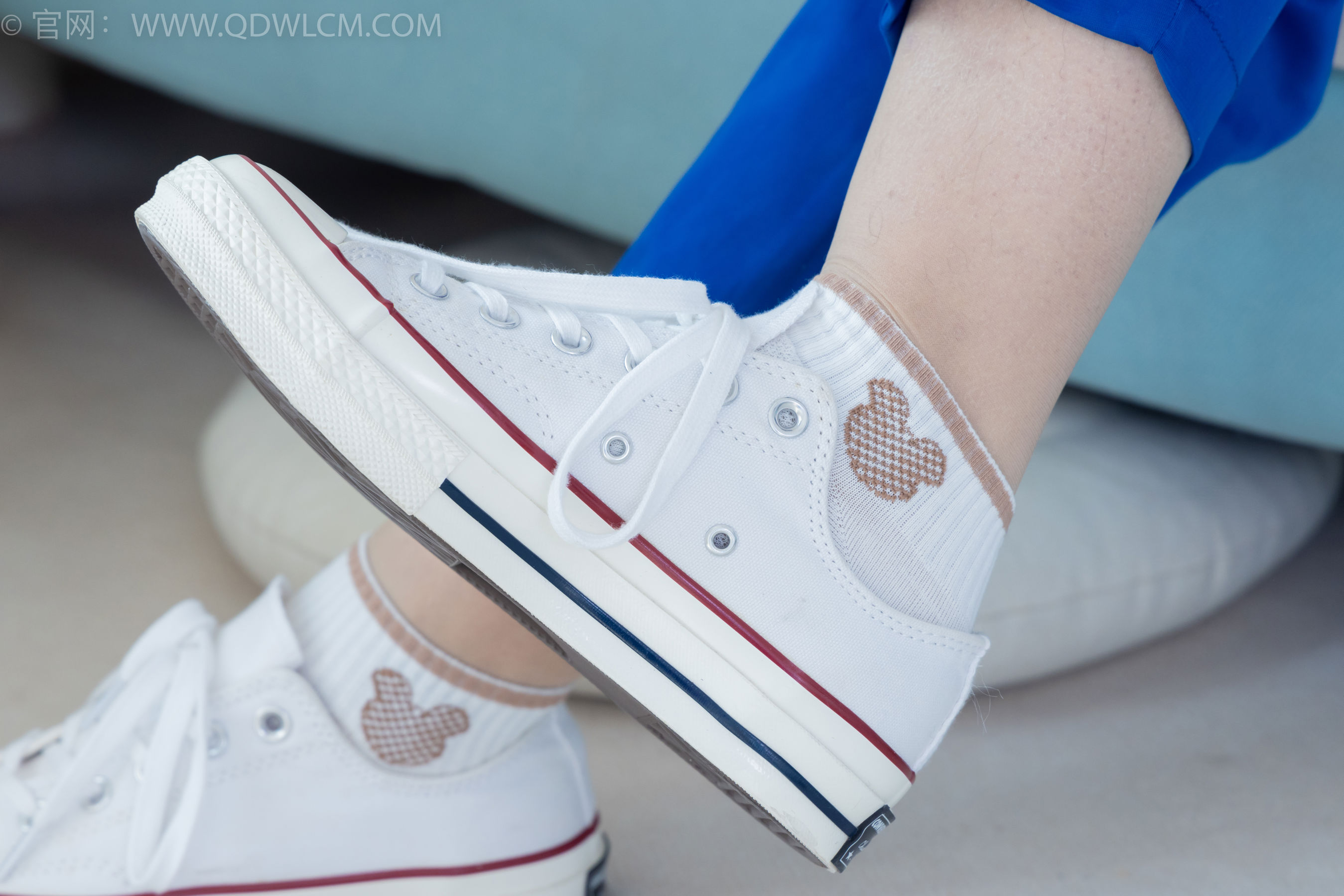 物恋传媒 No.2406 橙橙 - 帆布鞋、白棉袜、薄肉丝、校服裤里丝/(170P)