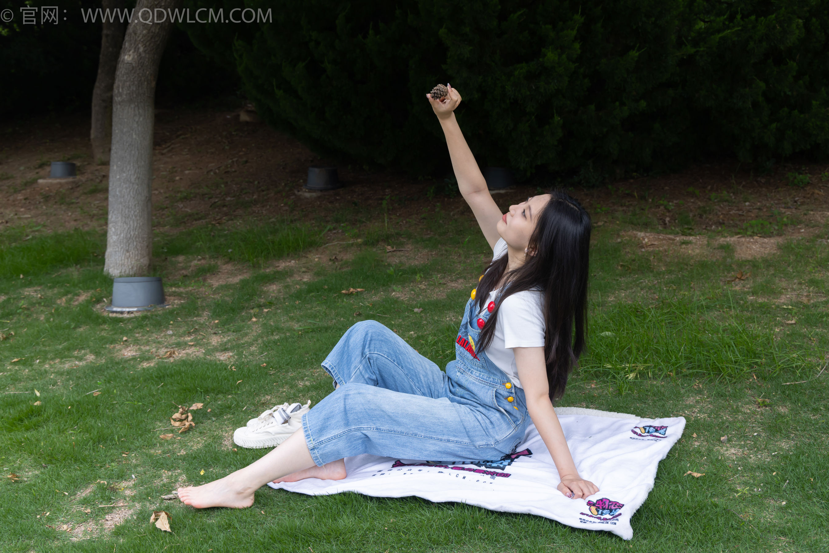 物恋传媒 No.2407 奶糖 - 帆布鞋、自然穿脏白棉袜、裸足/(160P)