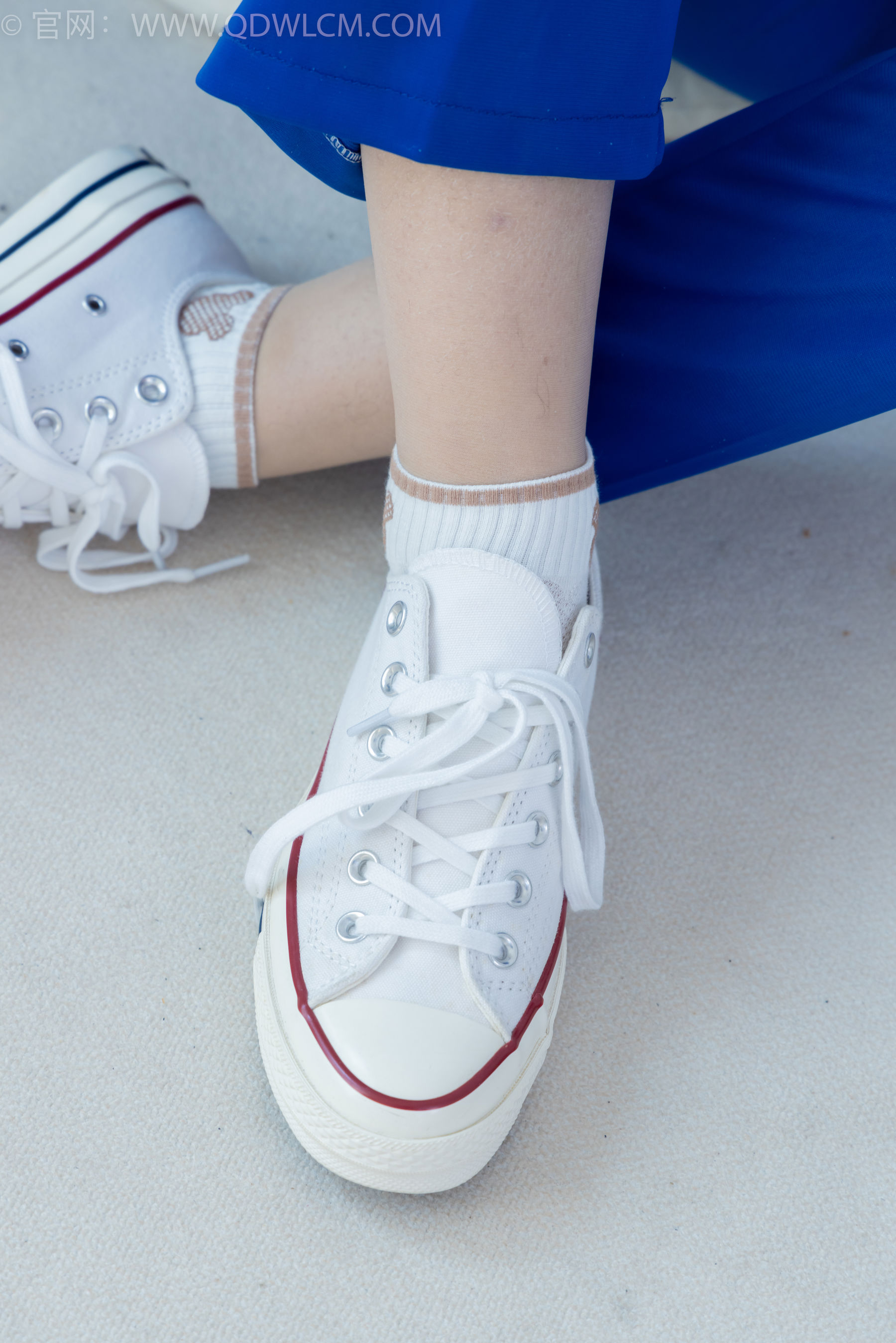 物恋传媒 No.2406 橙橙 - 帆布鞋、白棉袜、薄肉丝、校服裤里丝/(170P)