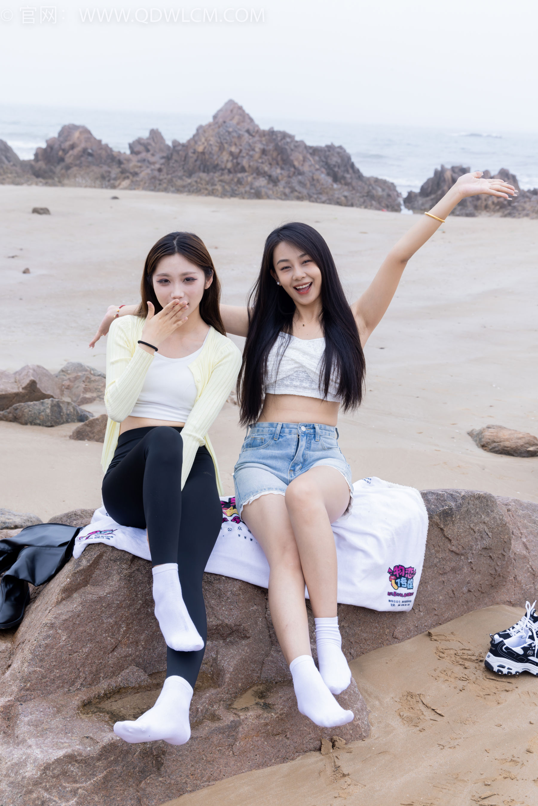 物恋传媒 No.2405 岚岚泡泡 - 长靴、运动鞋、白棉袜/(170P)