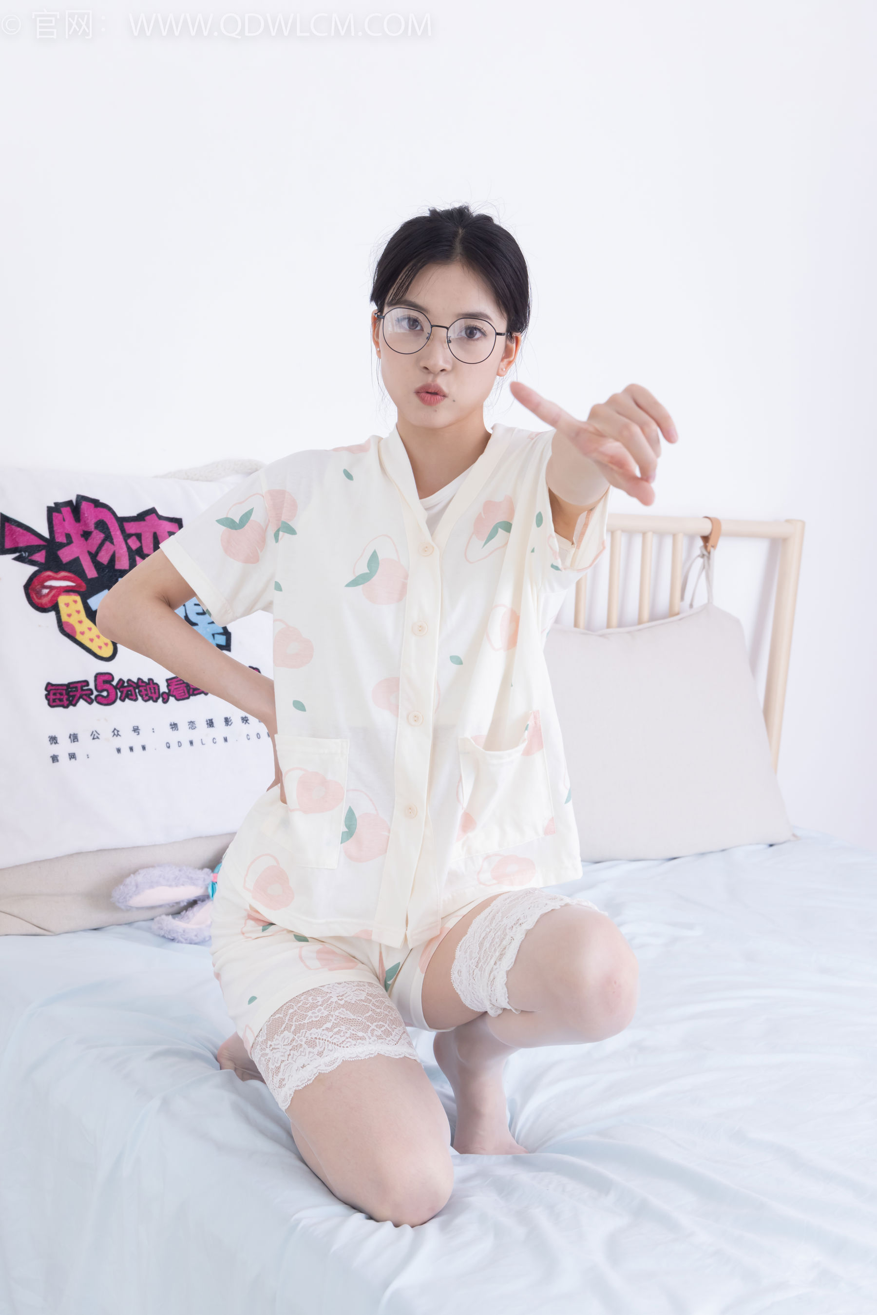 物恋传媒 No.2408 茯苓 - 高跟凉鞋、薄白丝/(160P)